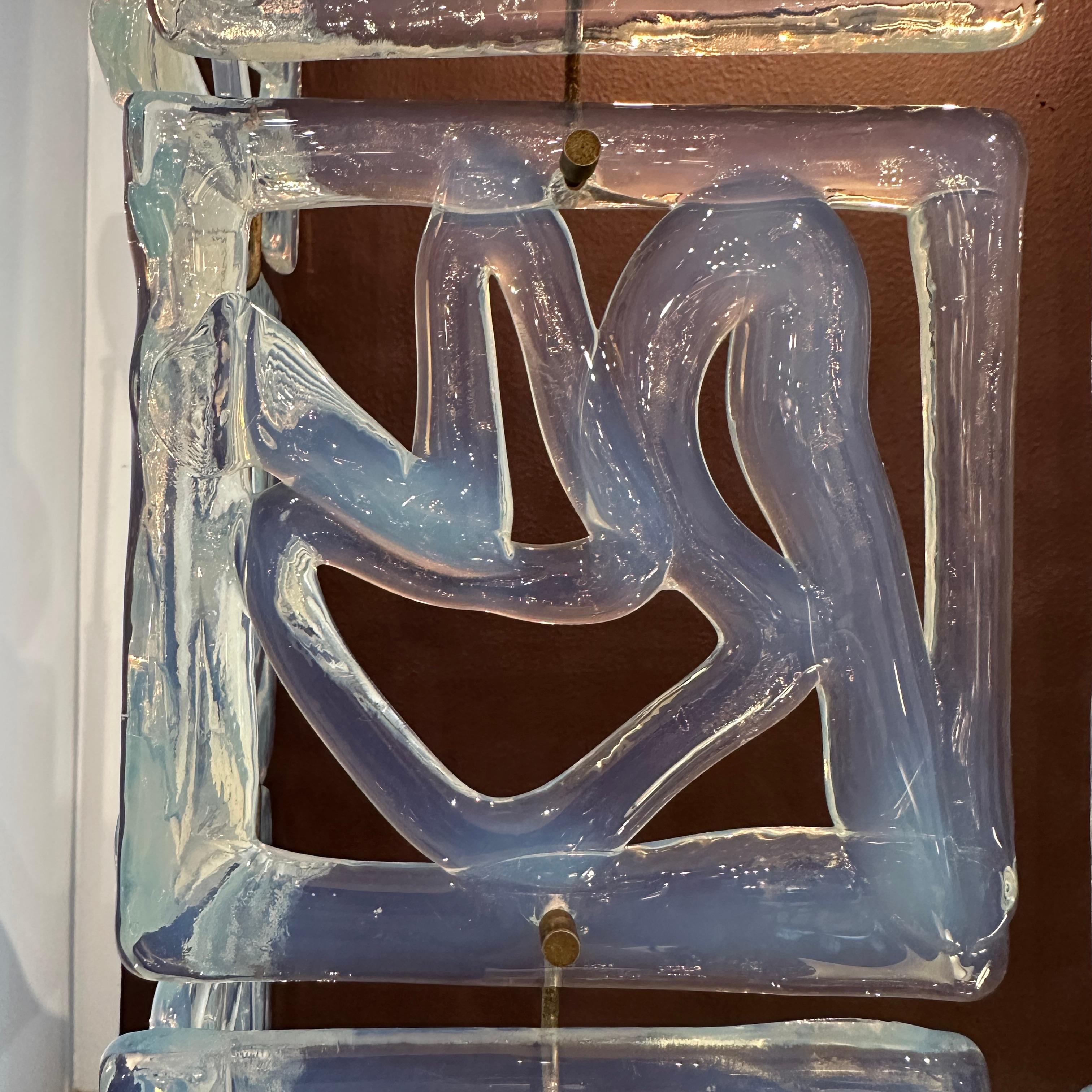 Paire d'appliques en verre opalin de Murano Attr. à Carlo Nason pour Mazzega, Italie en vente 4