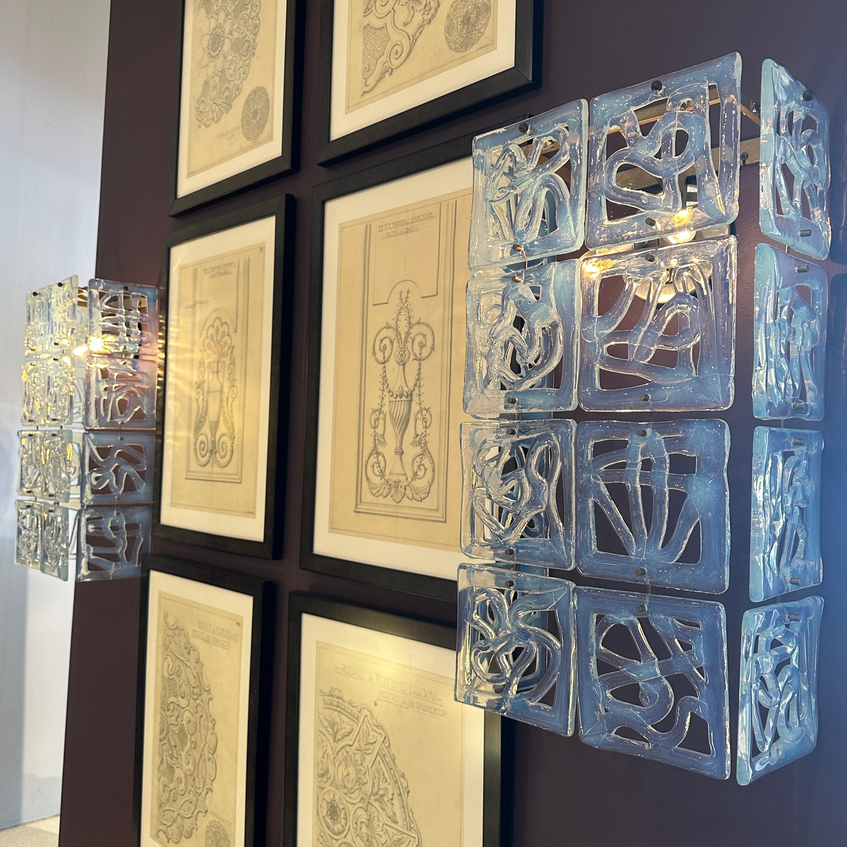 Paire d'appliques en verre opalin de Murano Attr. à Carlo Nason pour Mazzega, Italie en vente 5