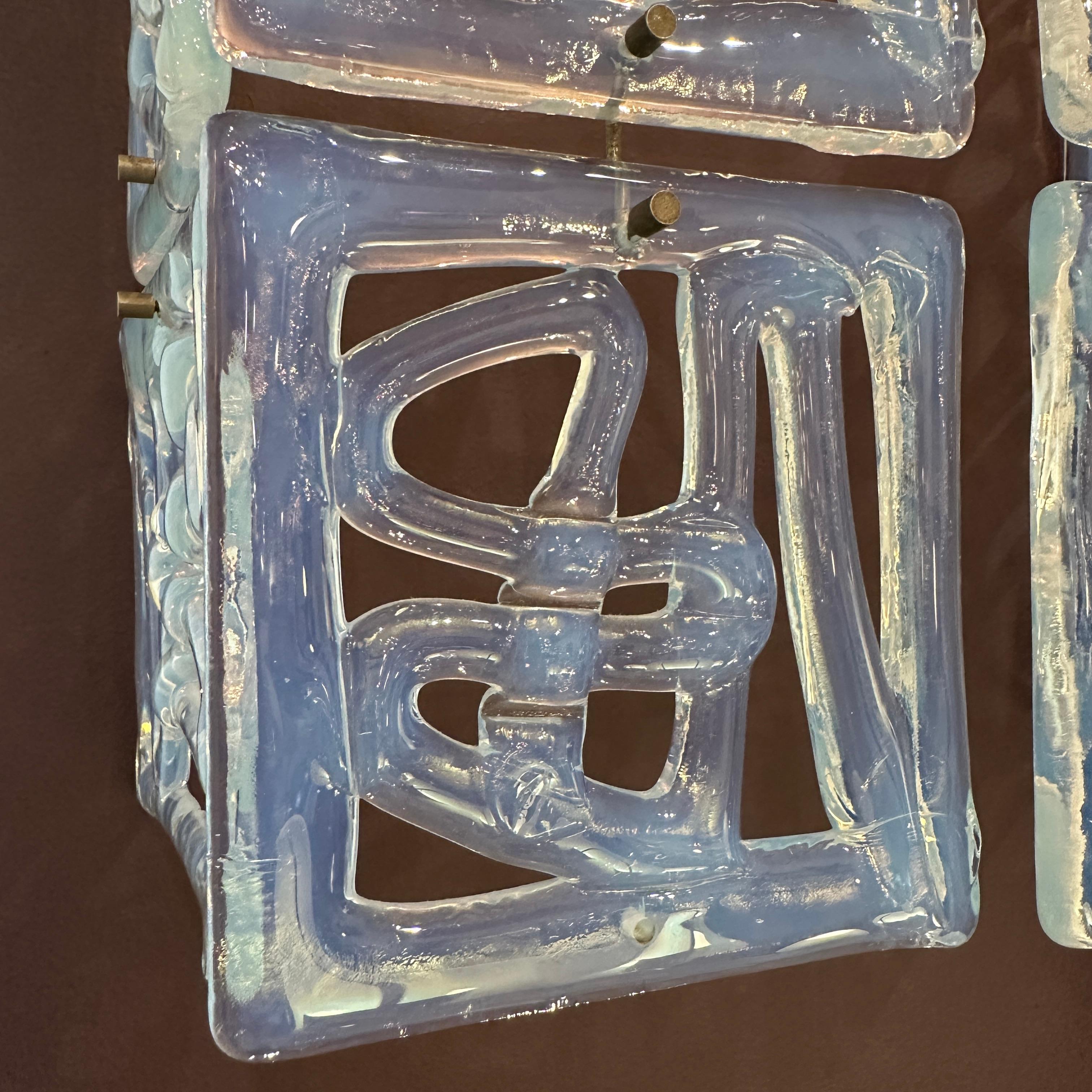 Paire d'appliques en verre opalin de Murano Attr. à Carlo Nason pour Mazzega, Italie en vente 2