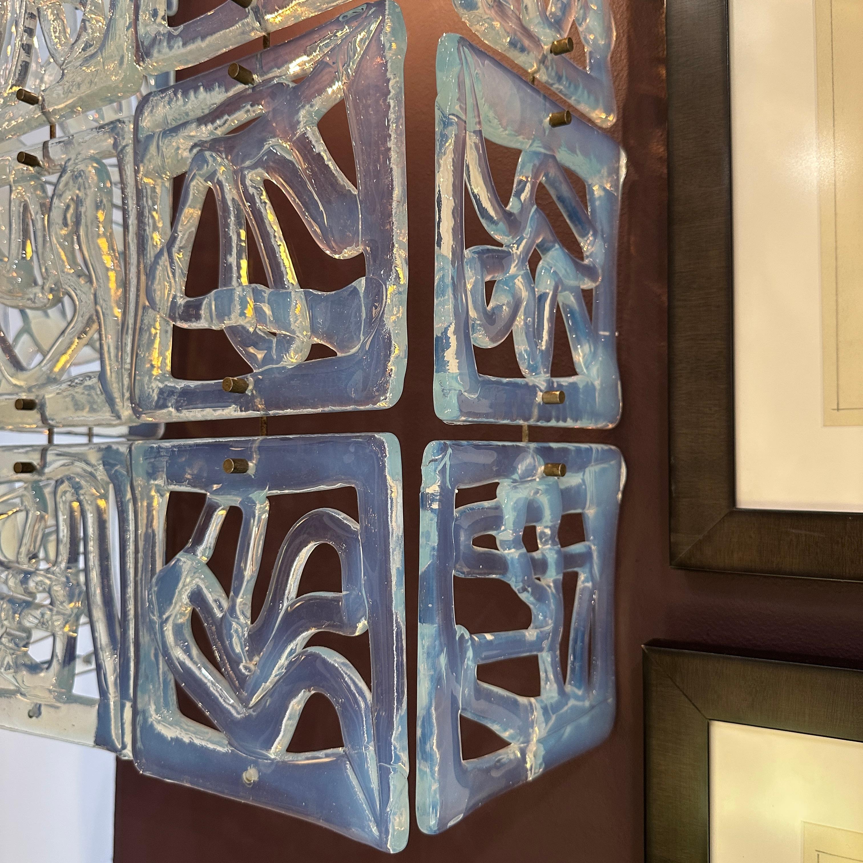 Paire d'appliques en verre opalin de Murano Attr. à Carlo Nason pour Mazzega, Italie en vente 3
