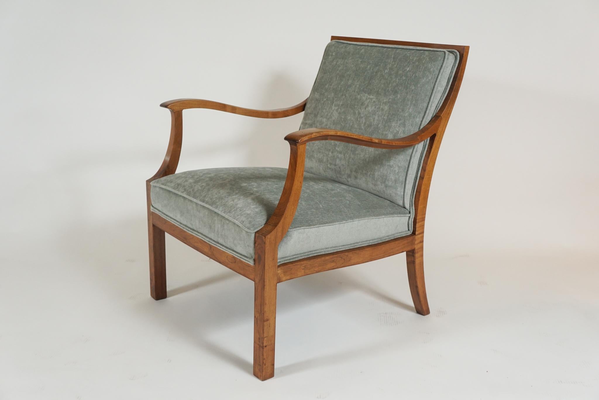 Pair of Open Armchairs by Frits Henningsen For Sale 1
