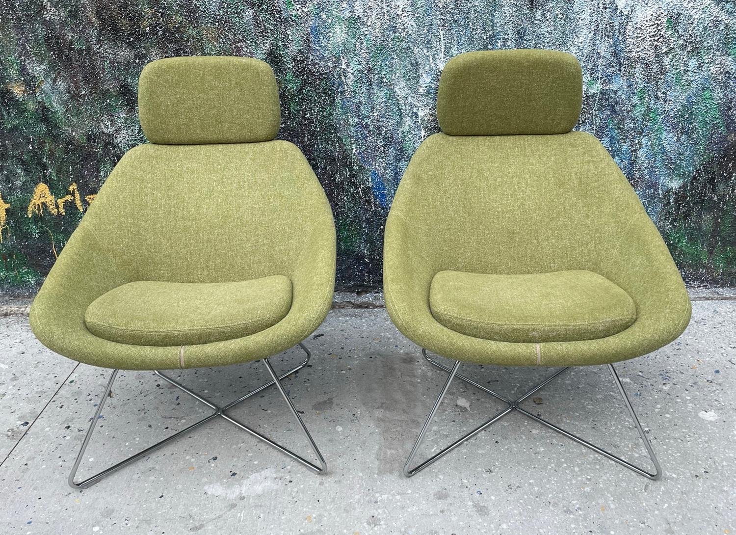 Beautiful pair of Lounge chairs designed and manufactured by Pearson Lloyd in the USA and sold through Allermuir.

The chairs are from the Open collection, model A643.
The chairs are very comfortable and light in weight which makes it easy to