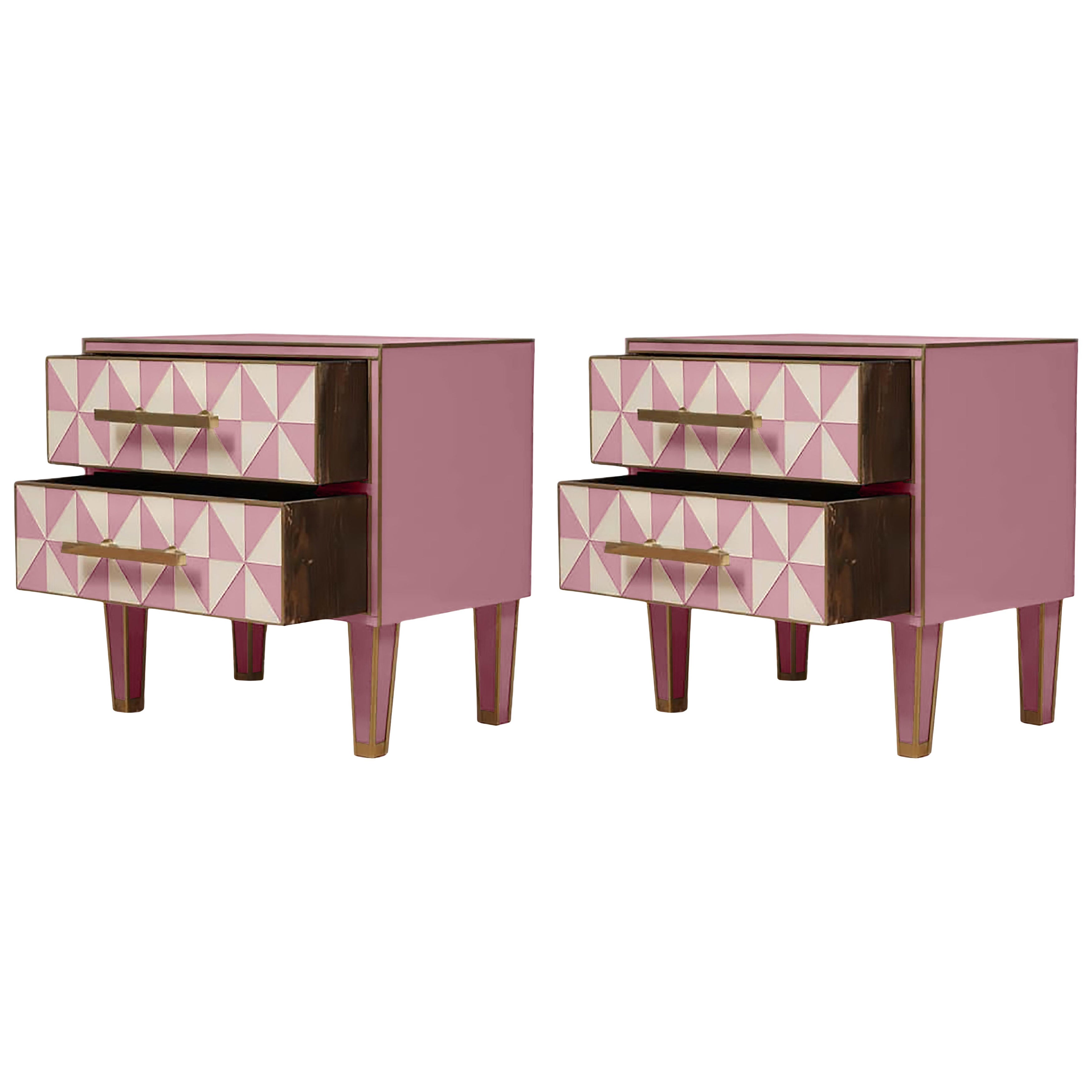 Paire de tables de nuit italiennes à effet optique Verre de Murano rose et blanc avec laiton en vente