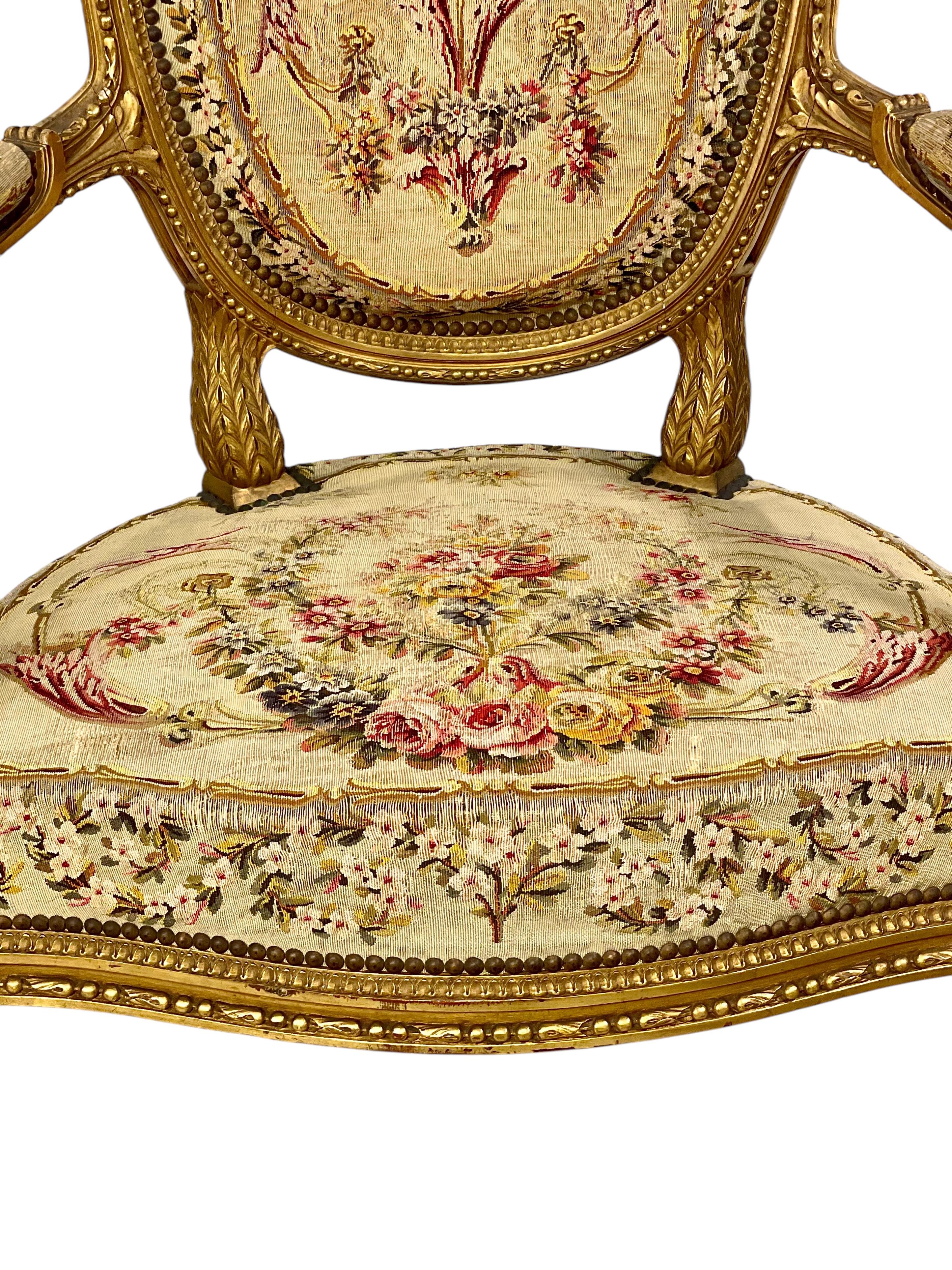 Pareja de opulentos Fauteuils de madera dorada Siglo XIX en venta 1