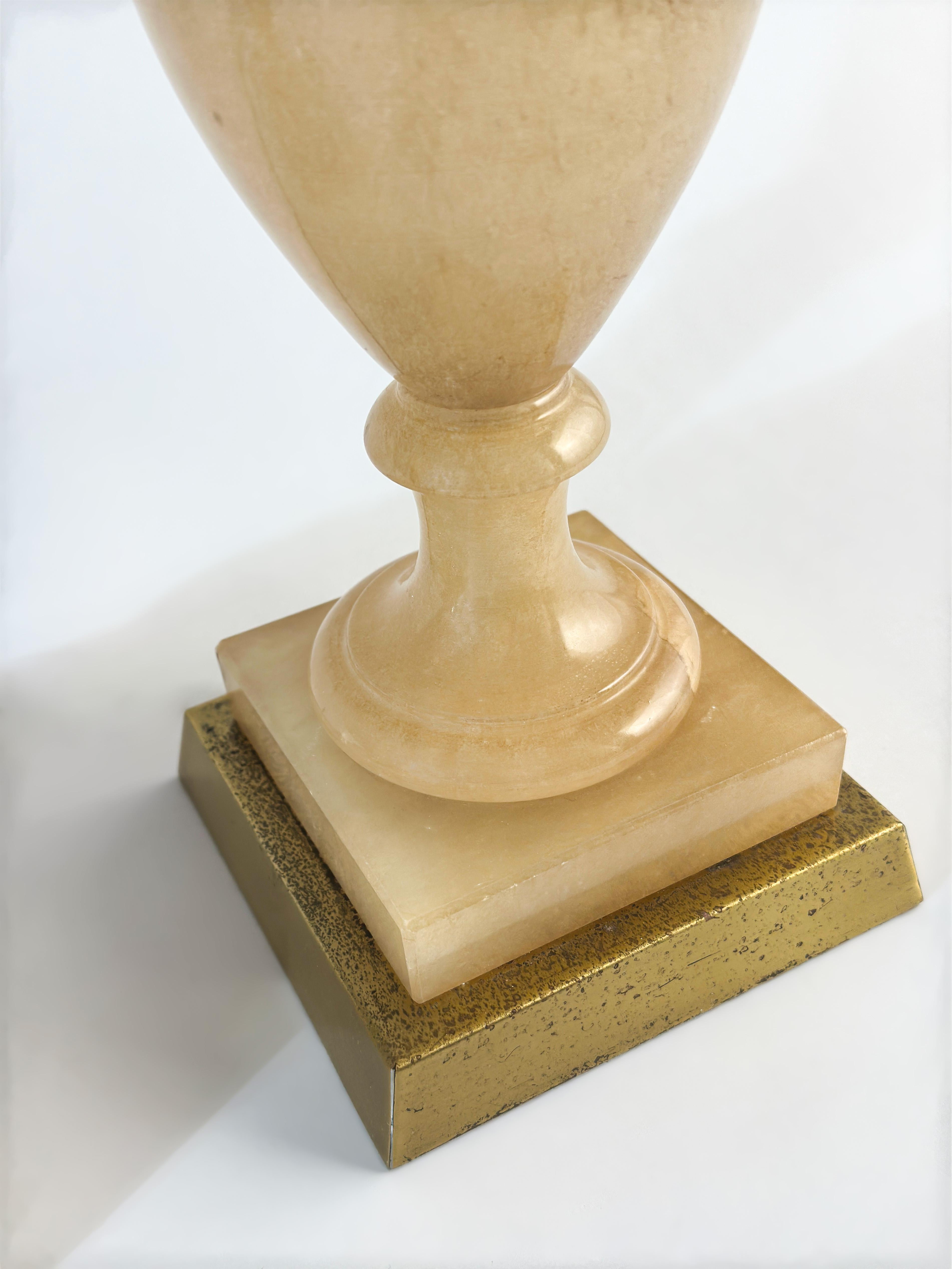 Pareja de lámparas de mesa de alabastro de Wildwood Lamp Company c.1980s, EE.UU. en venta 1