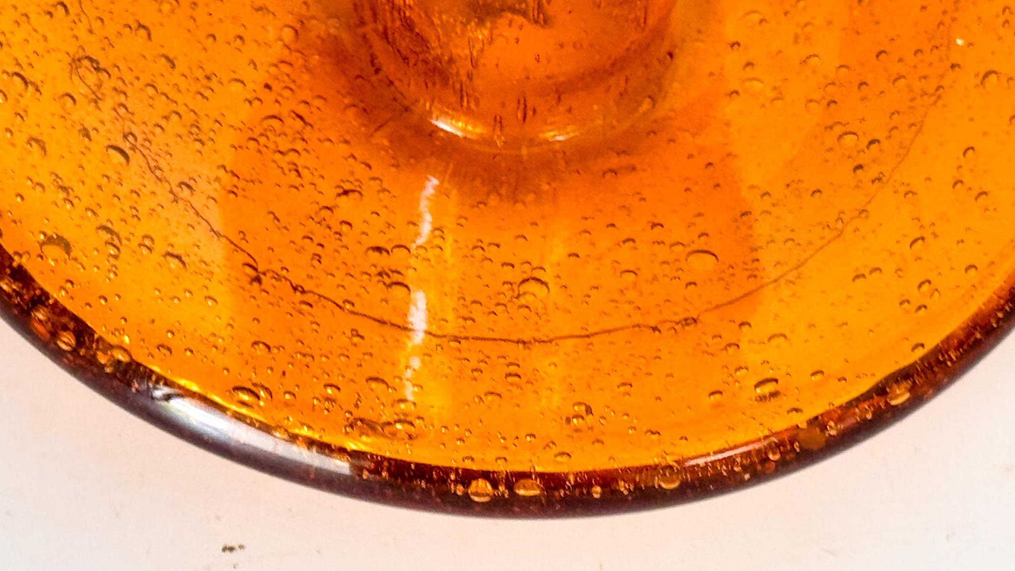 Paire de bougeoirs en verre bullé orange - Biot, France - années 1960 en vente 1