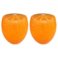Paar orangefarbene Gartenhocker aus Keramik