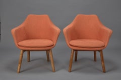 Pair of Orange Fabric Mid-Century Modern Armchairs in Style of Eero Saarinen