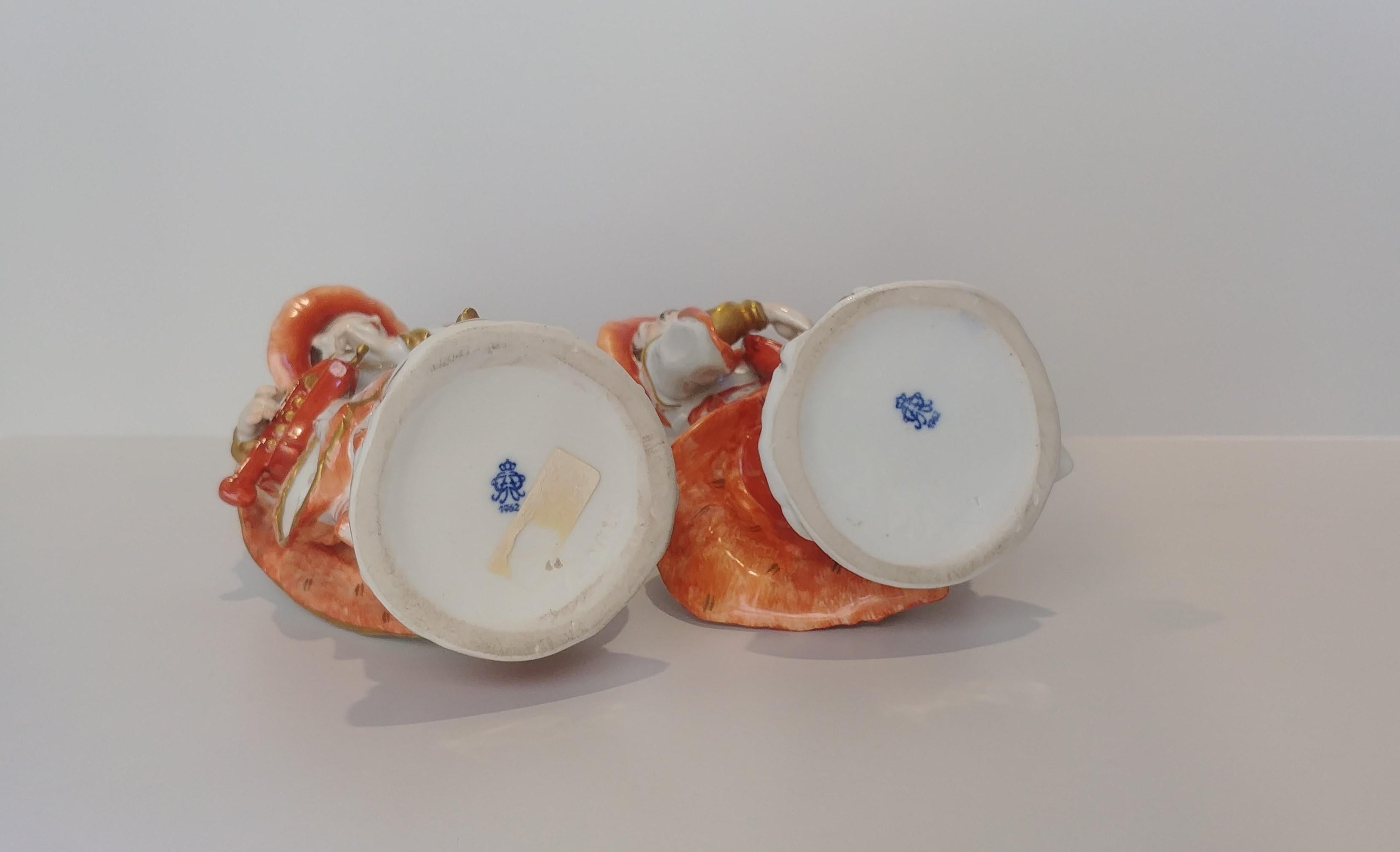 Pair of Orange Gold Dresden Porcelain Figurines Chinese Musicians, 20th Century For Sale 11