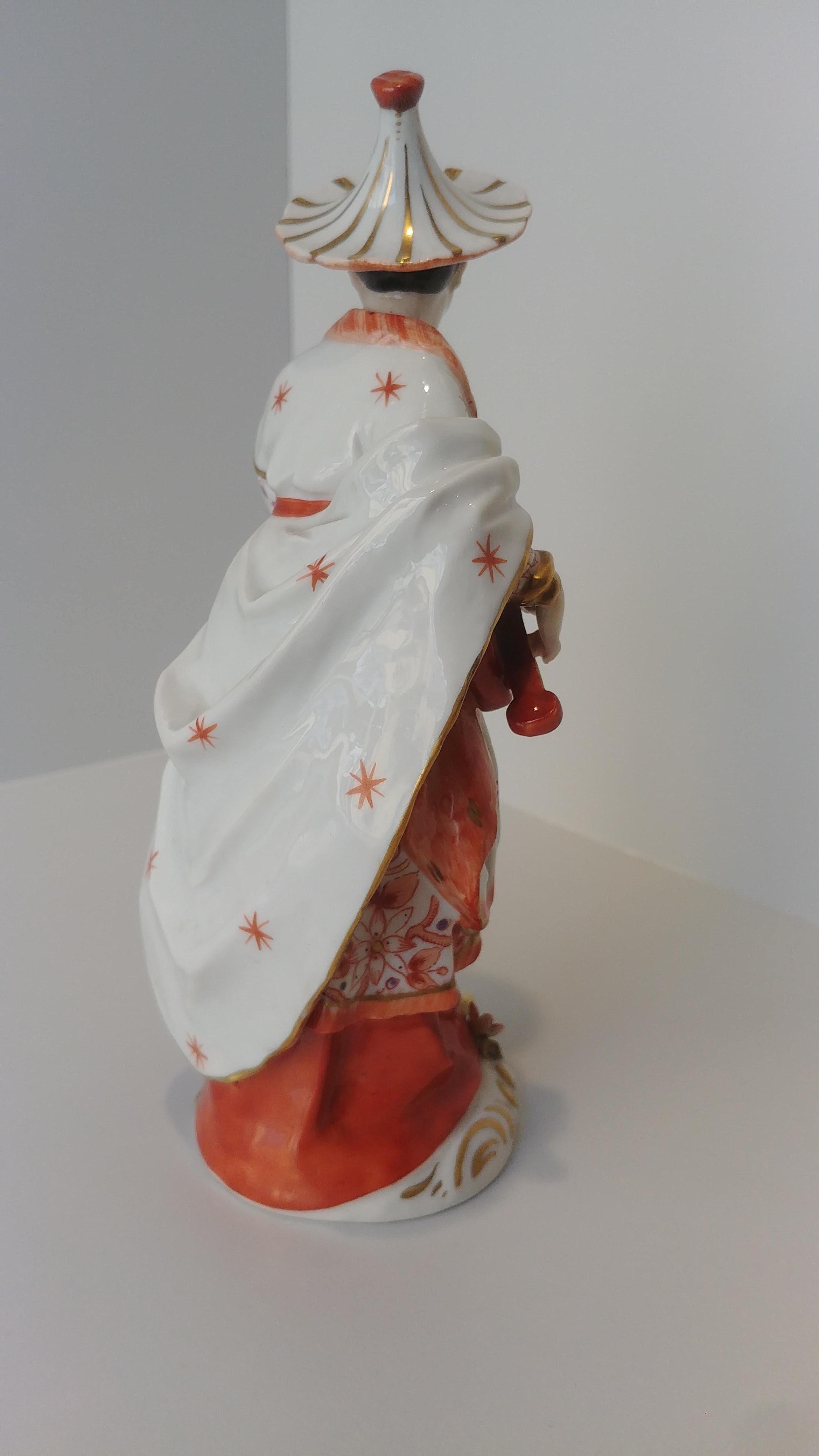 Pair of Orange Gold Dresden Porcelain Figurines Chinese Musicians, 20th Century For Sale 1
