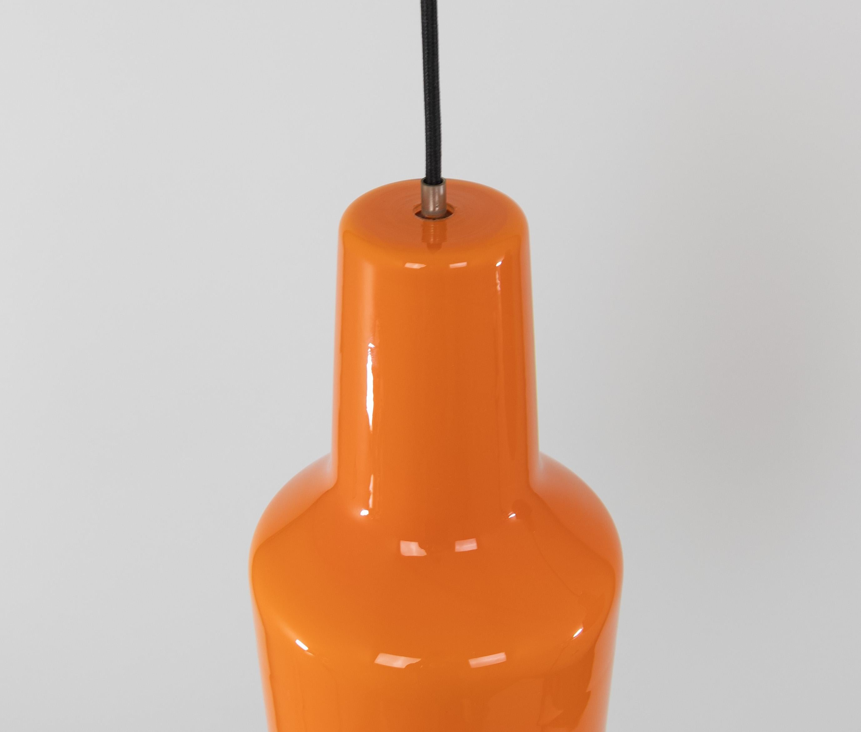 Coppia di pendenti in vetro di Murano arancione di Massimo Vignelli per Venini, anni '50 in vendita 2