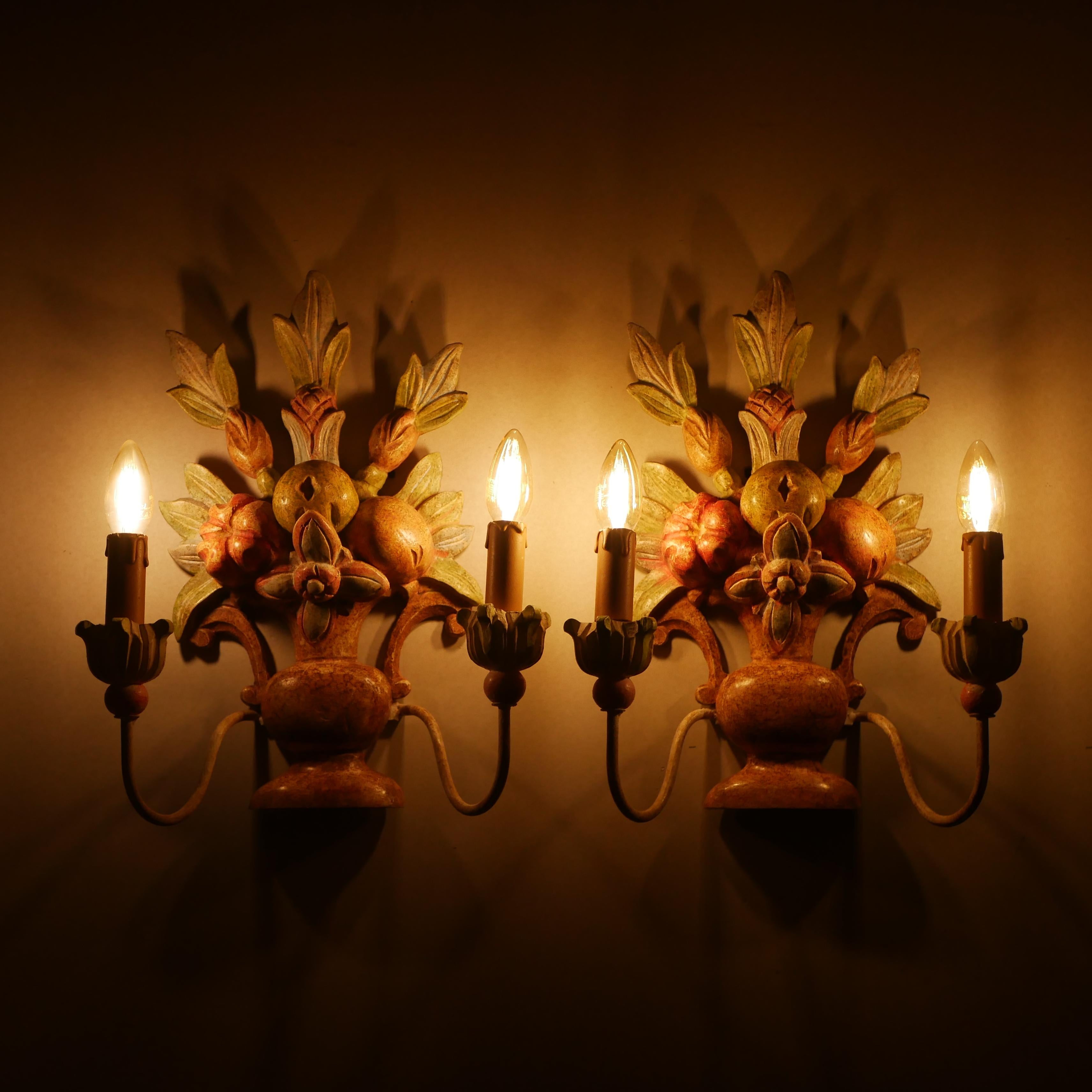 Pair of orange polychrome carved wood sconces from Italy, 1920s For Sale 6