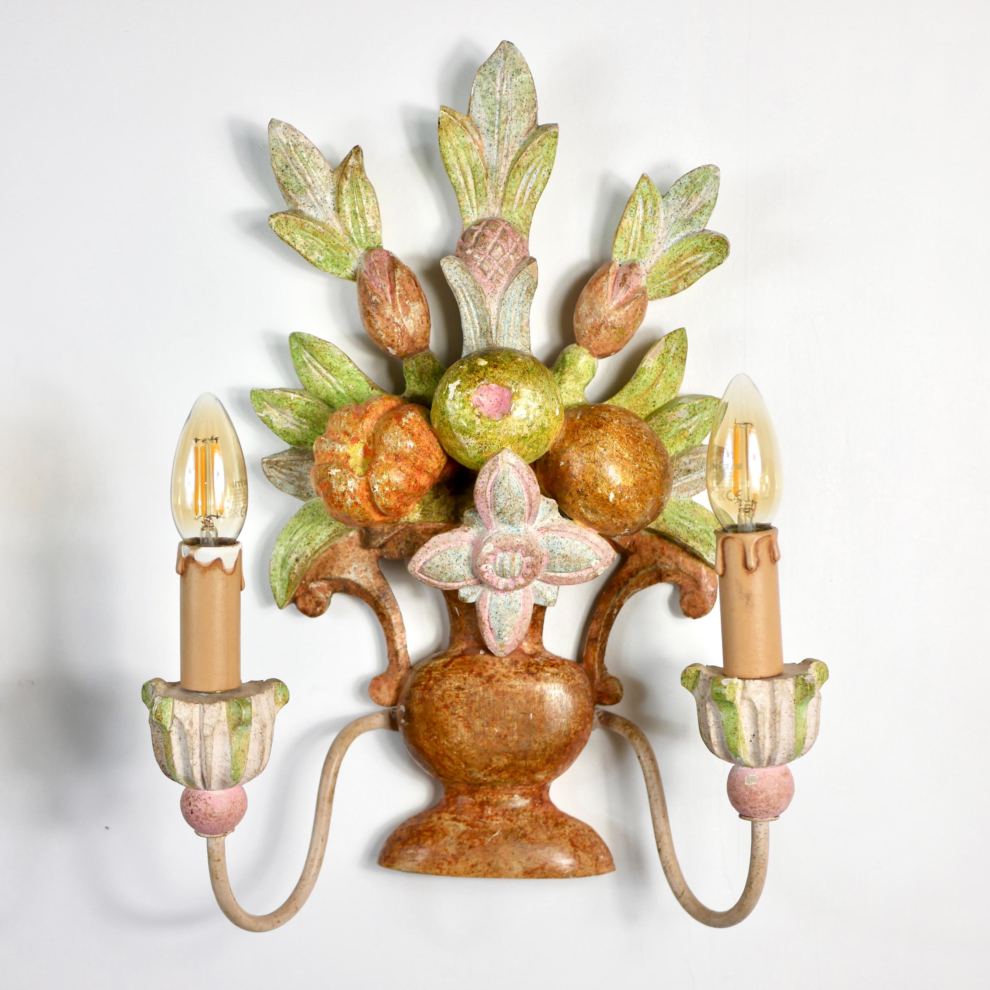 20th Century Pair of orange polychrome carved wood sconces from Italy, 1920s For Sale