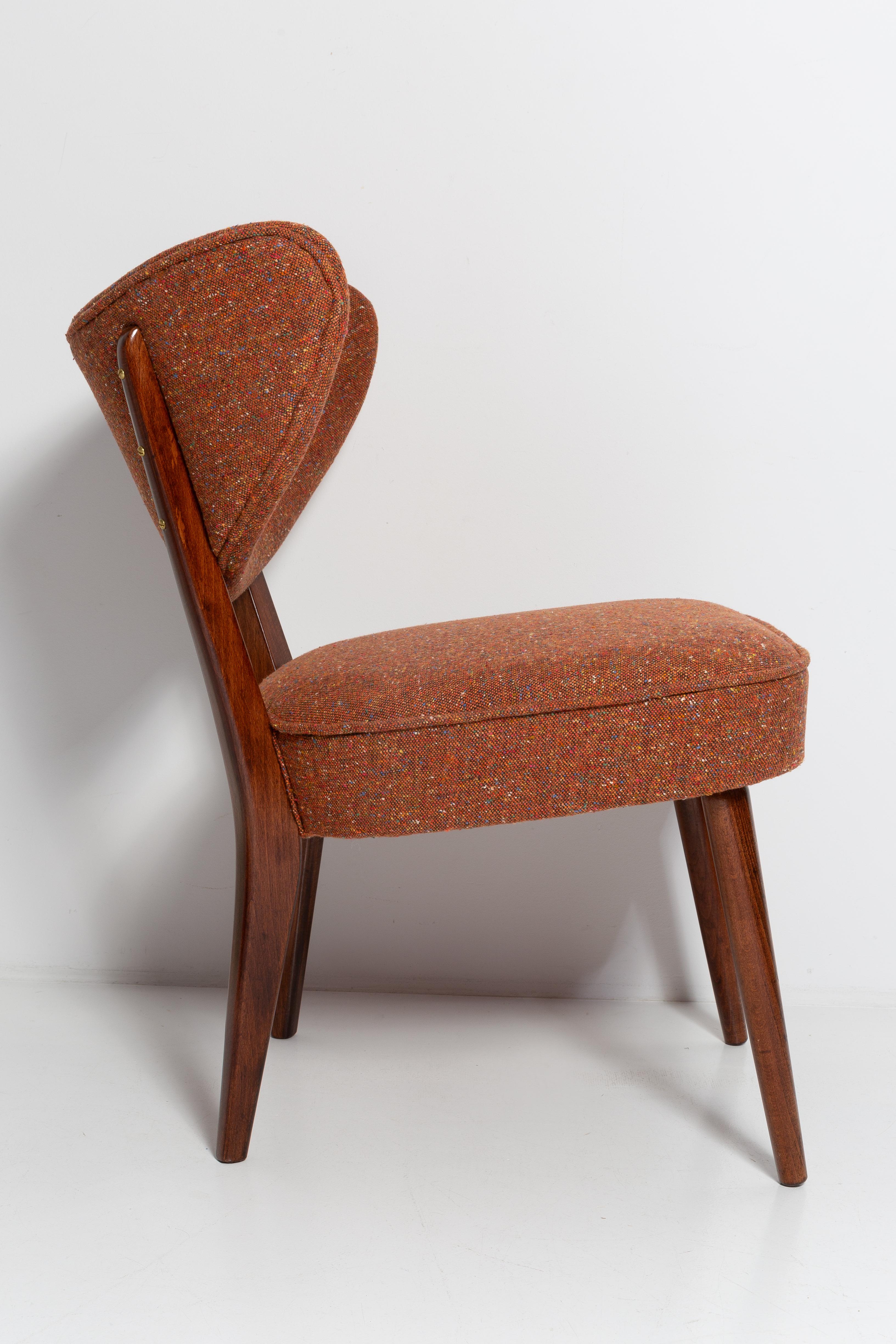 Mid-Century Modern Paire de fauteuils club en laine orange en forme de coquille, par Vintola Studio, Europe, Pologne en vente