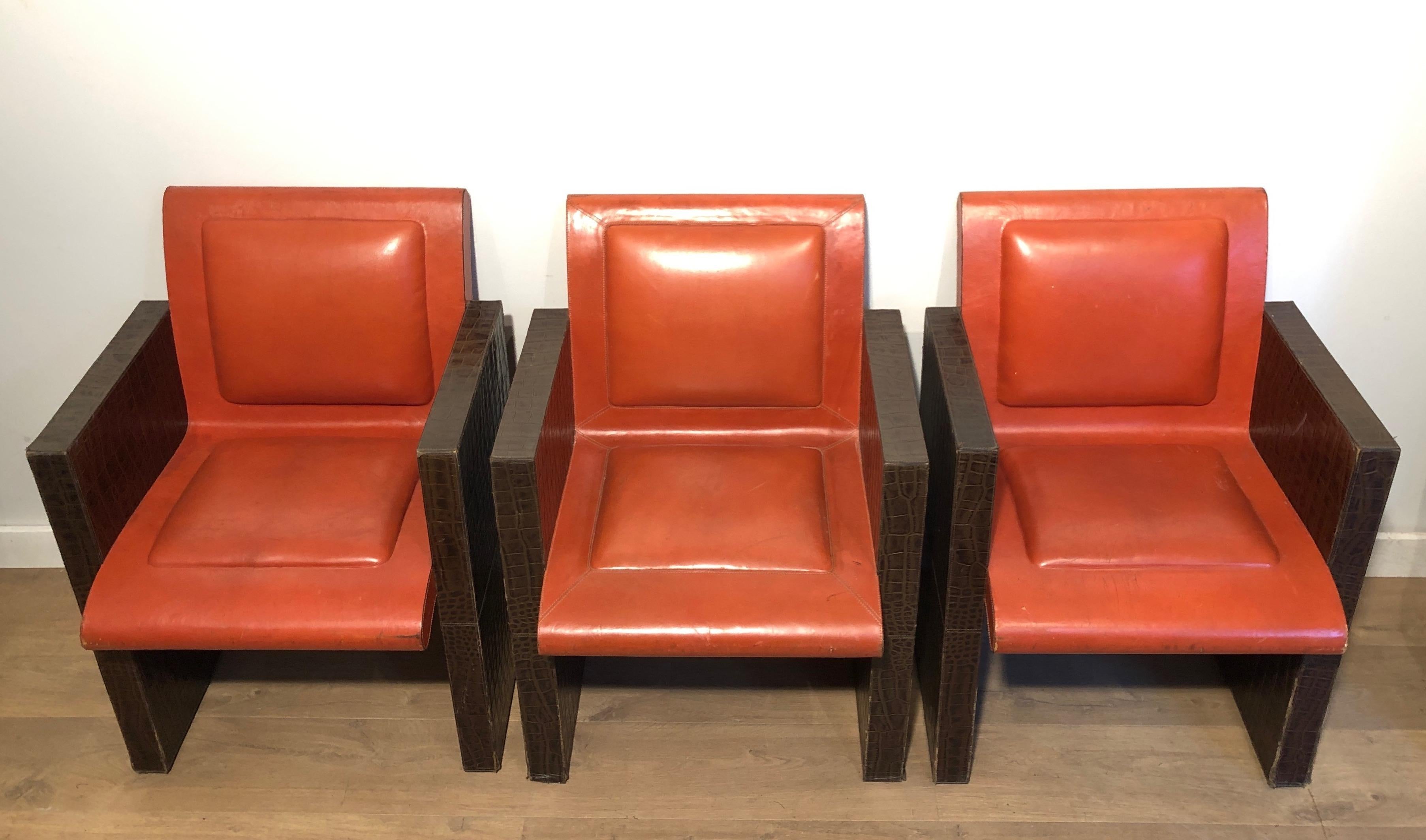 Paar Sessel aus orangefarbenem und braunem Leder (können auch einzeln verkauft werden).  im Angebot 8