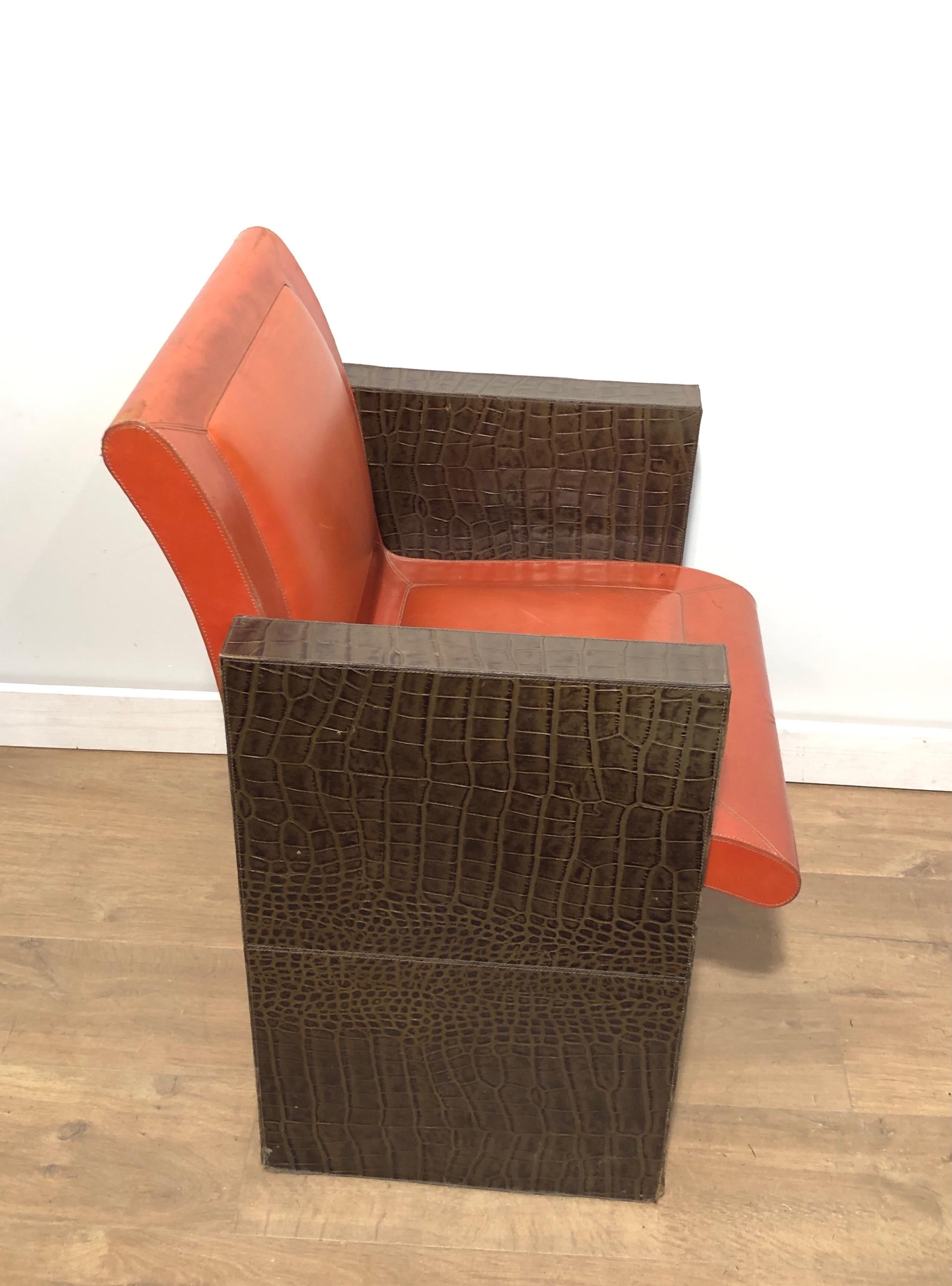 Paar Sessel aus orangefarbenem und braunem Leder (können auch einzeln verkauft werden). Französisch im Zustand „Gut“ im Angebot in Marcq-en-Barœul, Hauts-de-France
