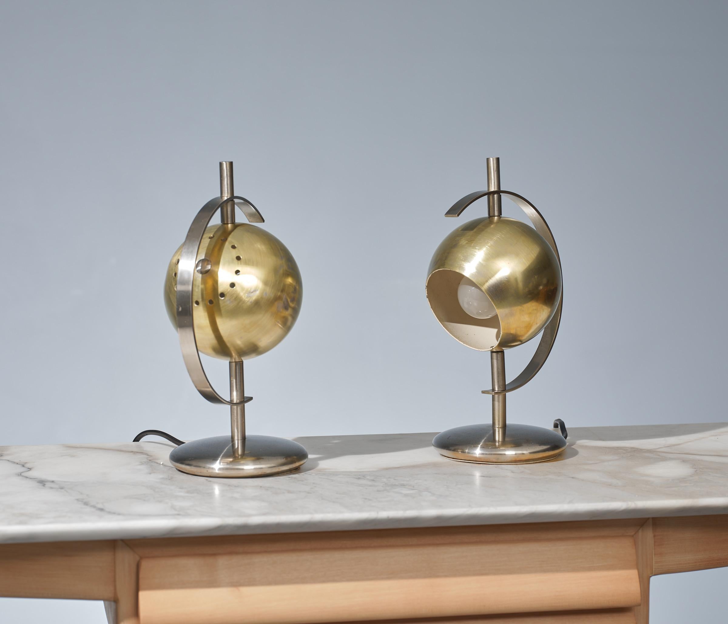 Pair of Orbital Italian Table Lamps, 1970s Brass and Steel In Good Condition For Sale In Rome, IT