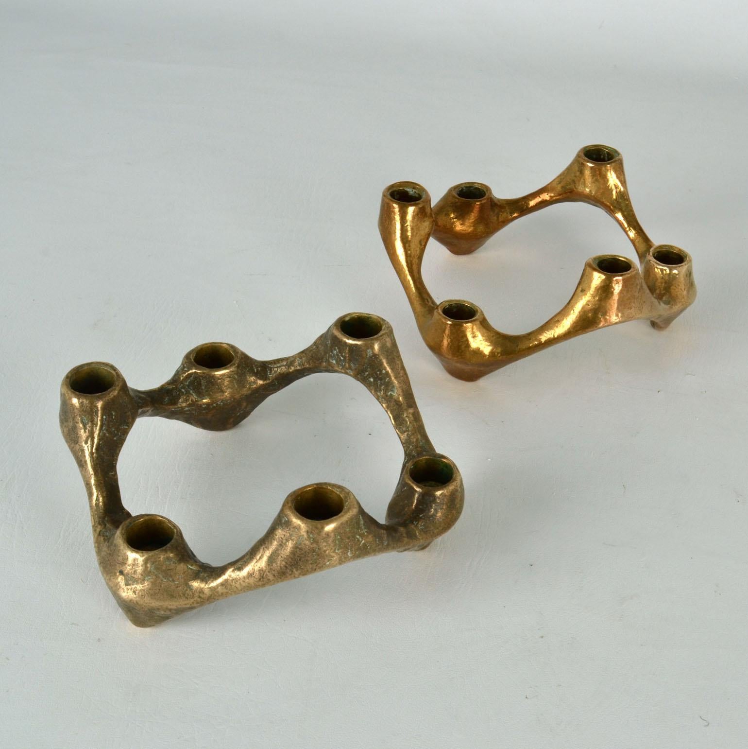 Paire de candélabres circulaires en bronze pour six bougies en vente 1