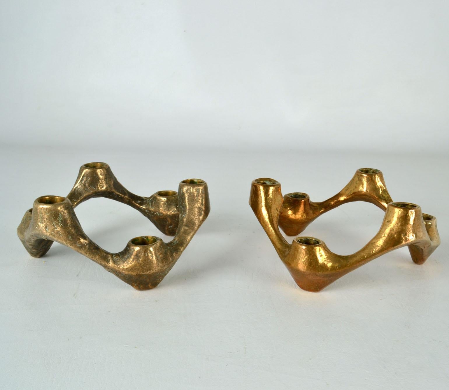 Paire de candélabres circulaires en bronze pour six bougies en vente 2