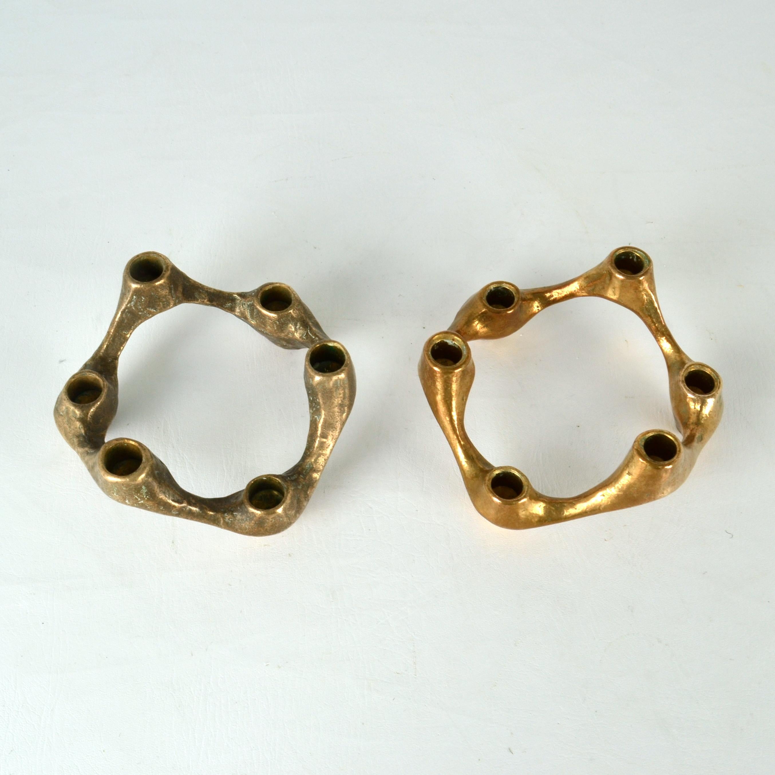 Fin du 20e siècle Paire de candélabres circulaires en bronze pour six bougies en vente
