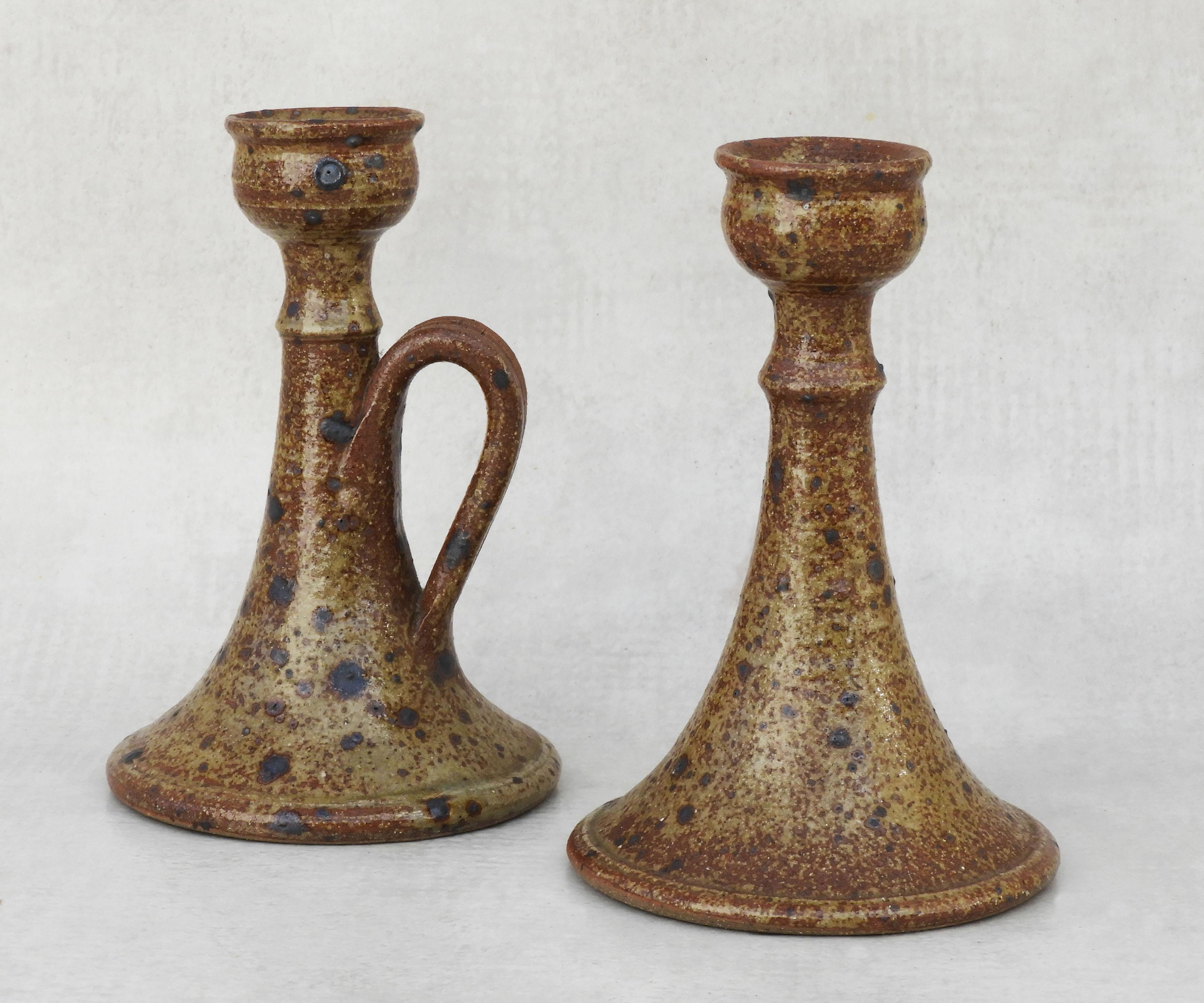 Français Porte-bougies pierre de fer organique des années 1960, atelier de poterie français en vente