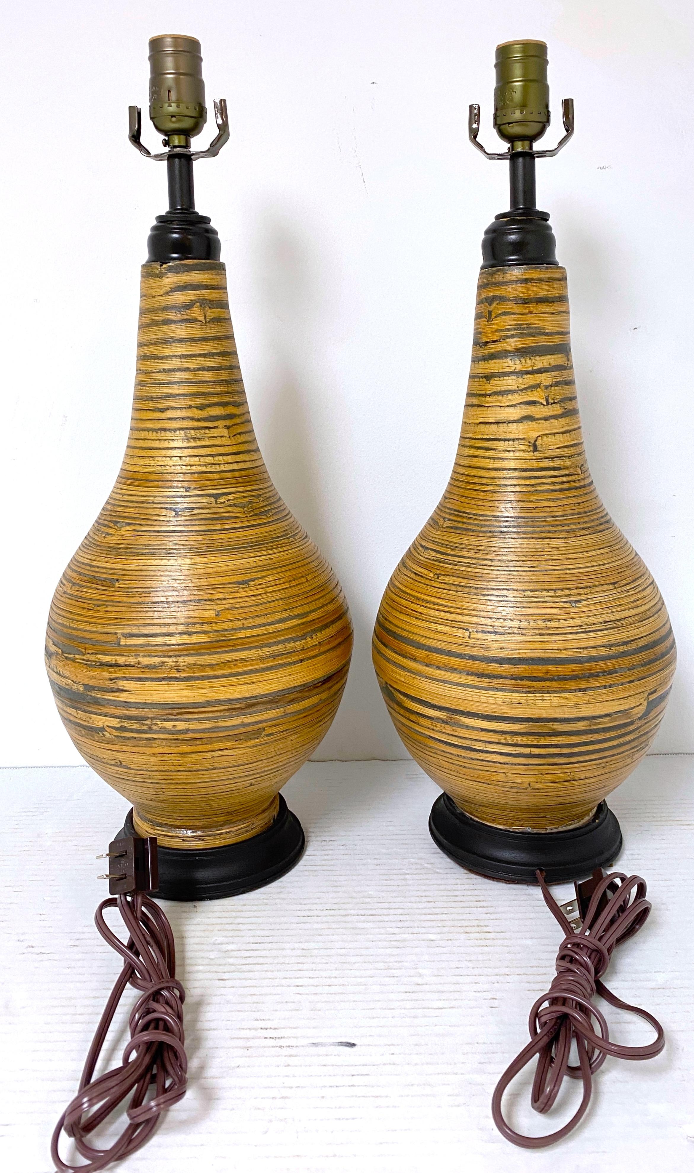 Bambou Paire de lampes modernes organiques en bambou en vente