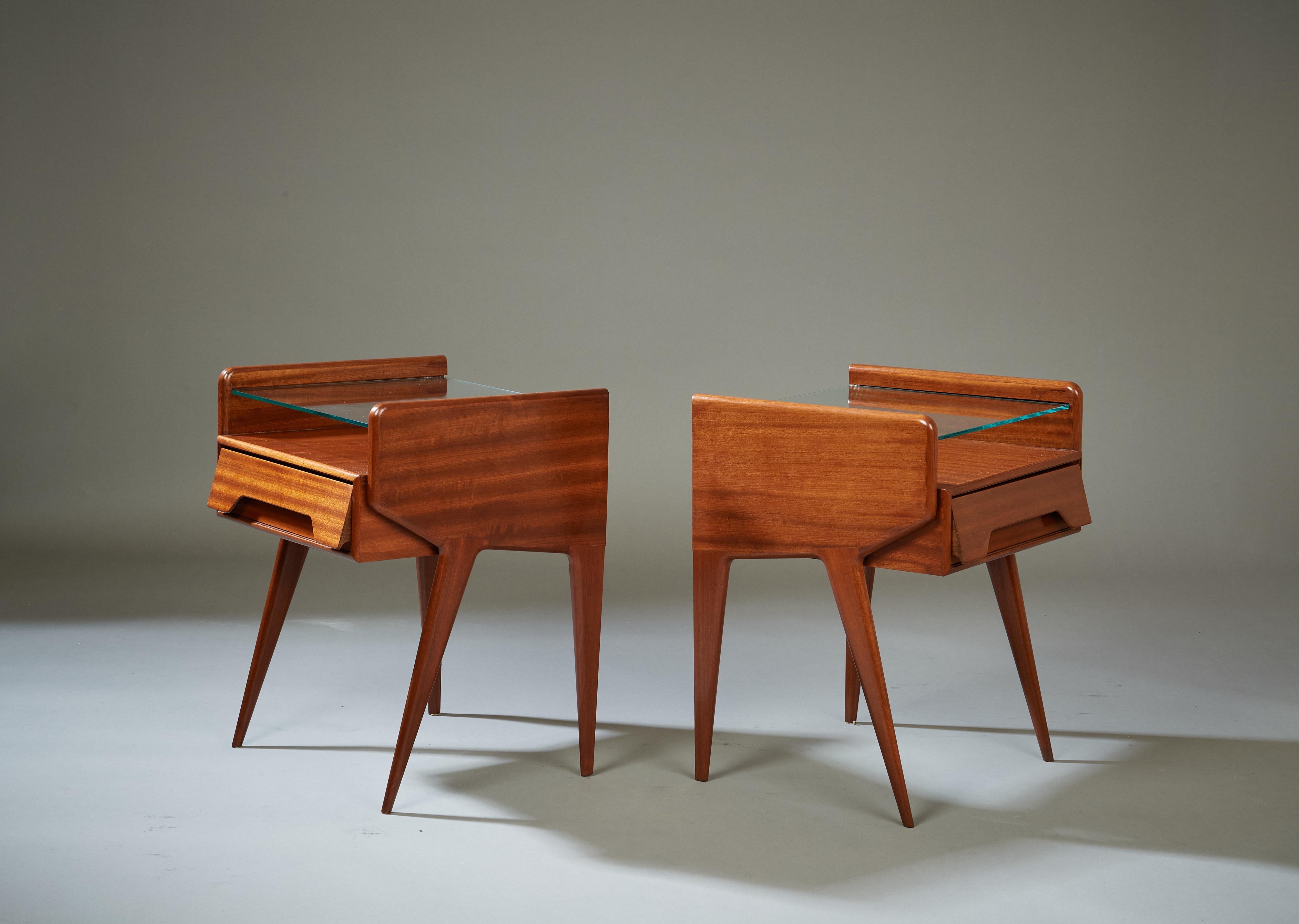 Mid-20th Century Pair of Organic Modern Mahogany & Glass Nightstands ITSO Ico Parisi, Italy 1950s For Sale
