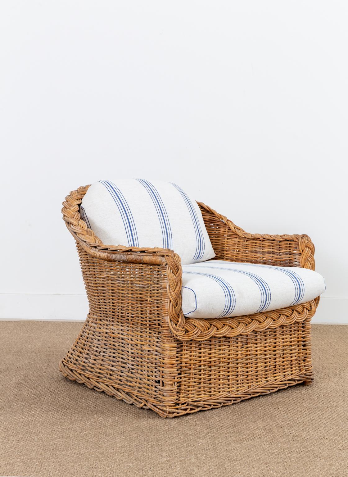 Pair of Organic Modern Woven Rattan Wicker Lounge Chairs 9