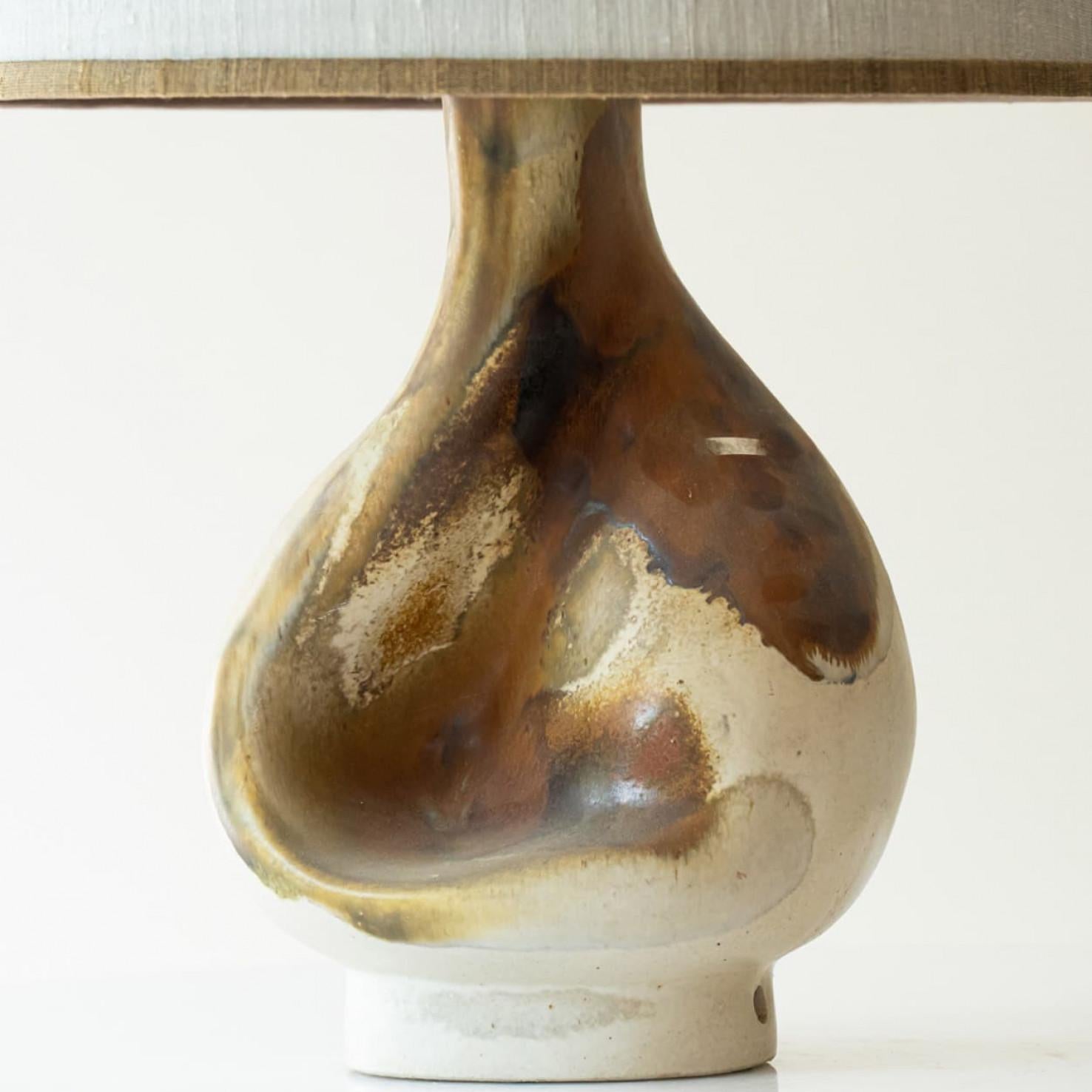Danese Pair of Organic Shaped Ceramic Table Lamps, Ecru Lampshade by R. Houben, 1960 in vendita