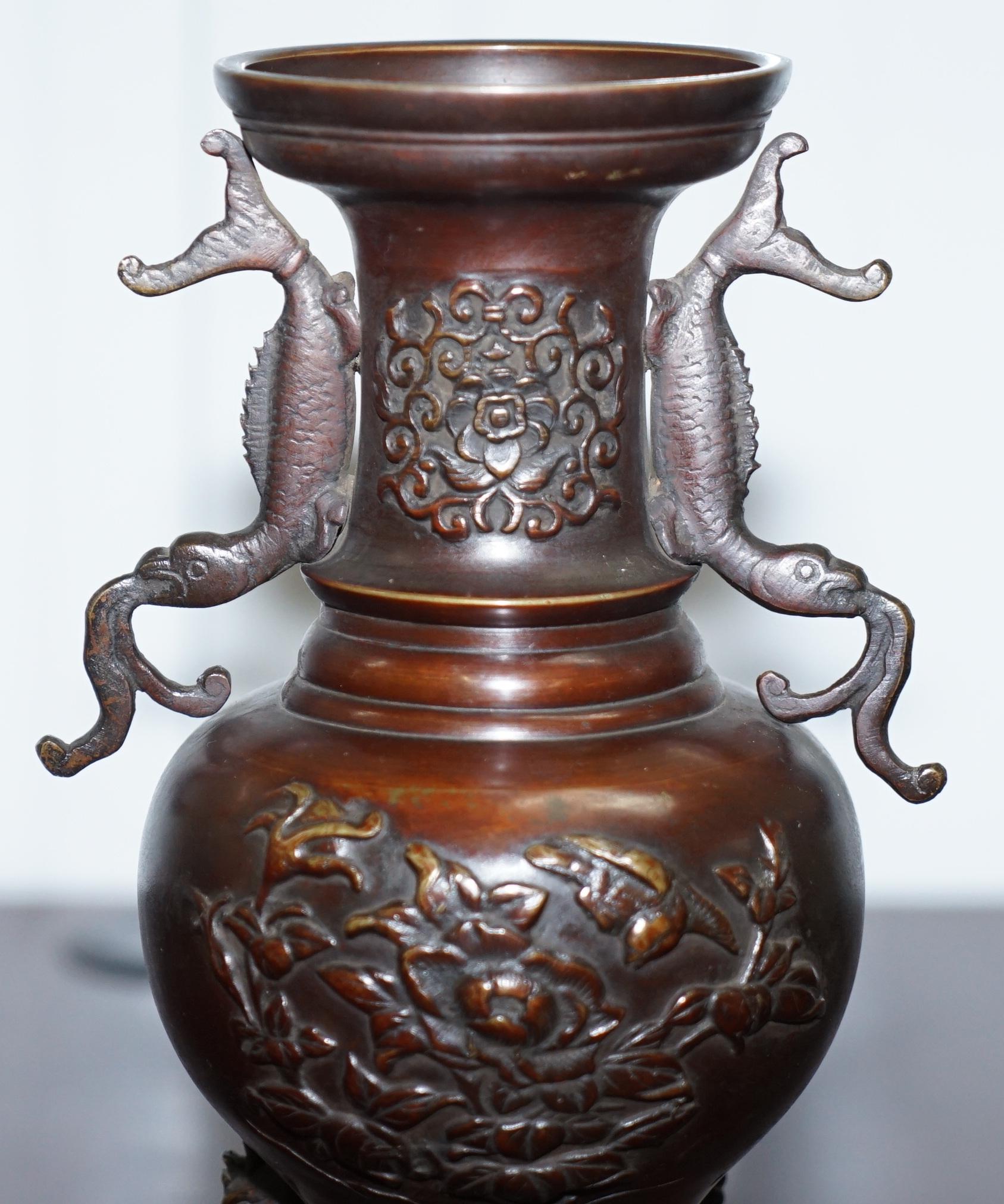 Pair of Oriental Bronze Urns Vases Bird Serpentine Decorations Chinese Japanese For Sale 8