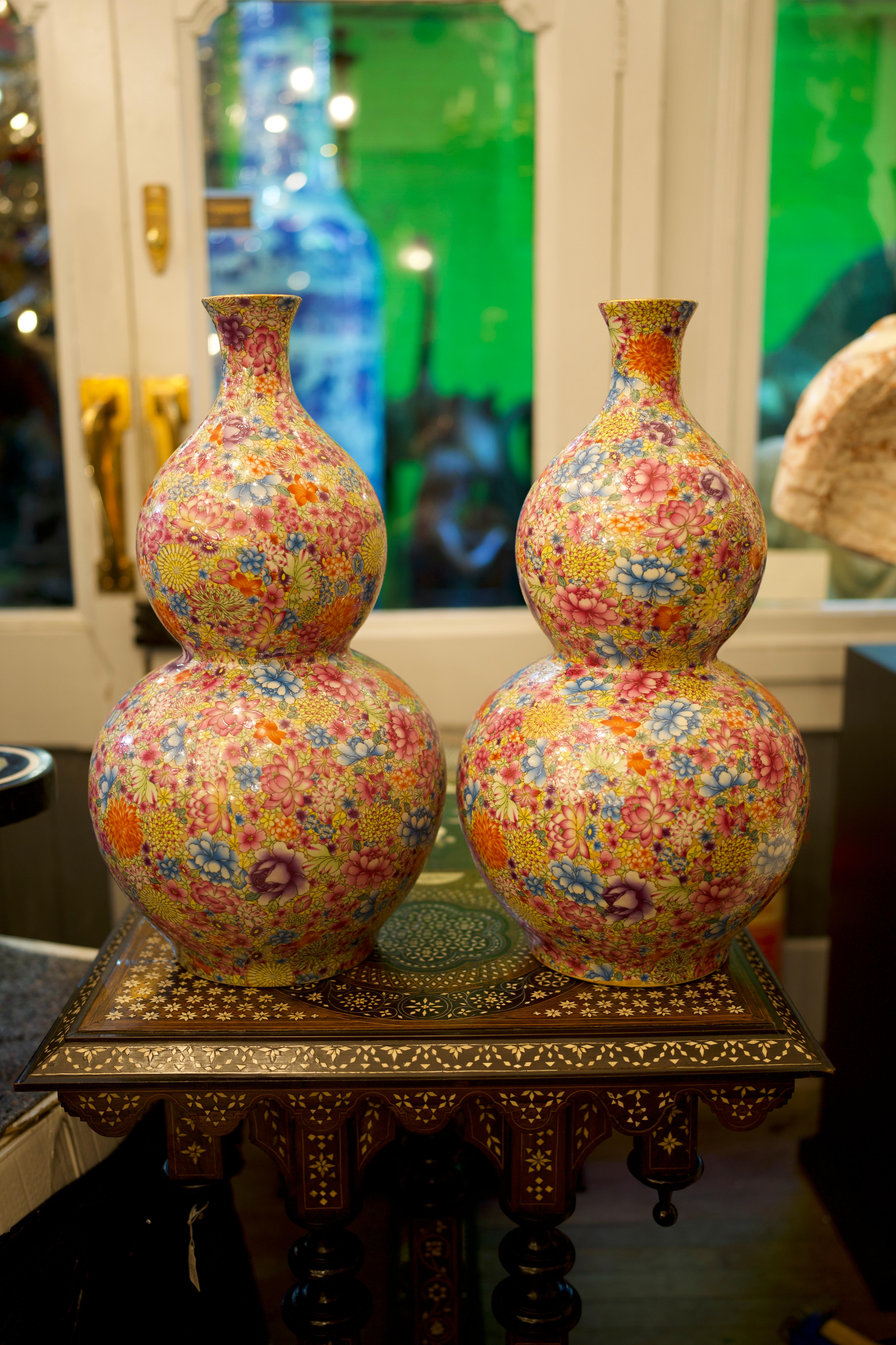 Porcelain Pair of Oriental Double-Gourd Mille-Fleur Vases, 20th Century For Sale
