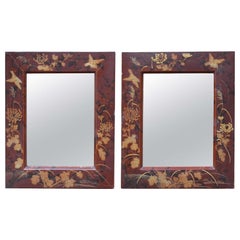 Paire de miroirs orientaux en laque rouge
