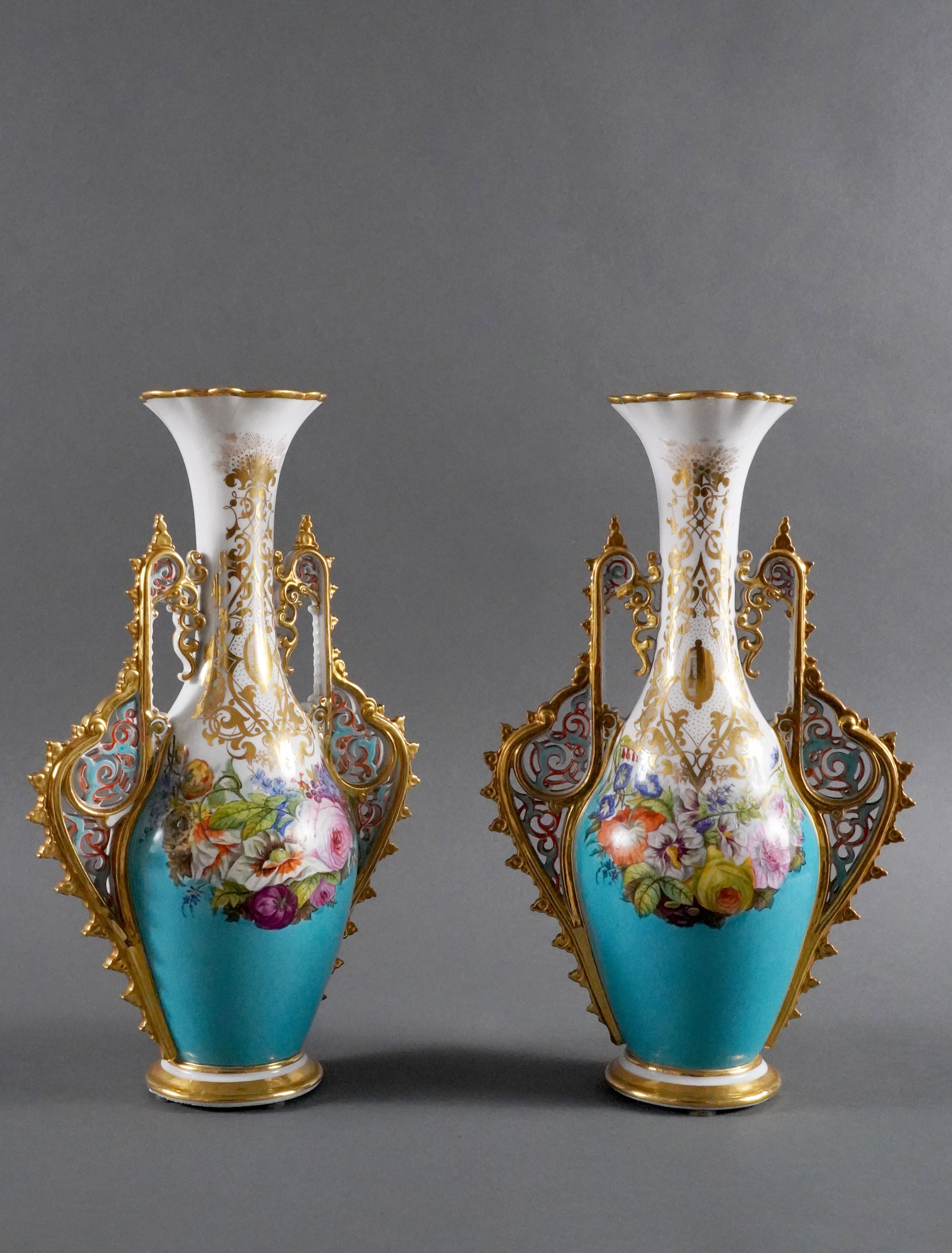Revival Paire de vases Amphora de style oriental, Porcelaine de Paris, France, 1880 en vente