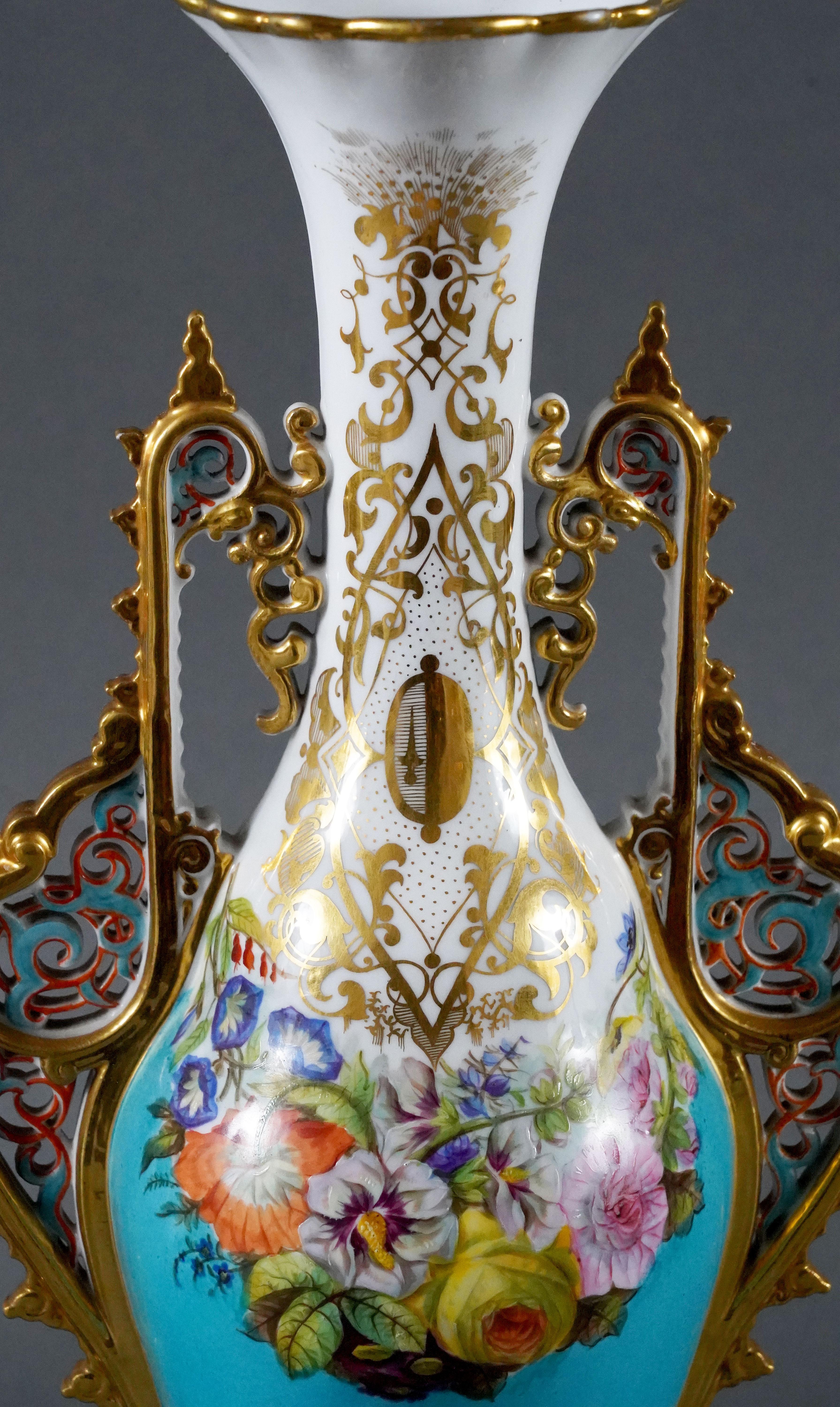 Hand-Painted Pair of Oriental Style Amphora vases, Porcelaine de Paris, France, 1880 For Sale