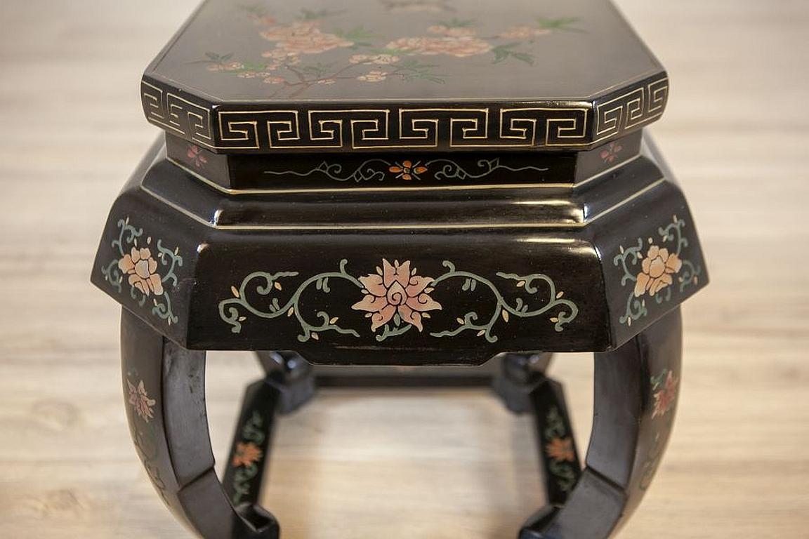 Pair of Oriental Tables From the Early 20th Century For Sale 7