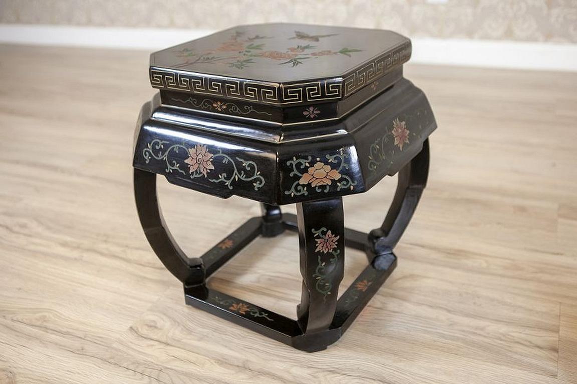 Chinese Export Pair of Oriental Tables From the Early 20th Century For Sale