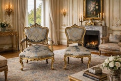 Coppia di sedie dorate originali del XVIII secolo del Salone Luigi XV