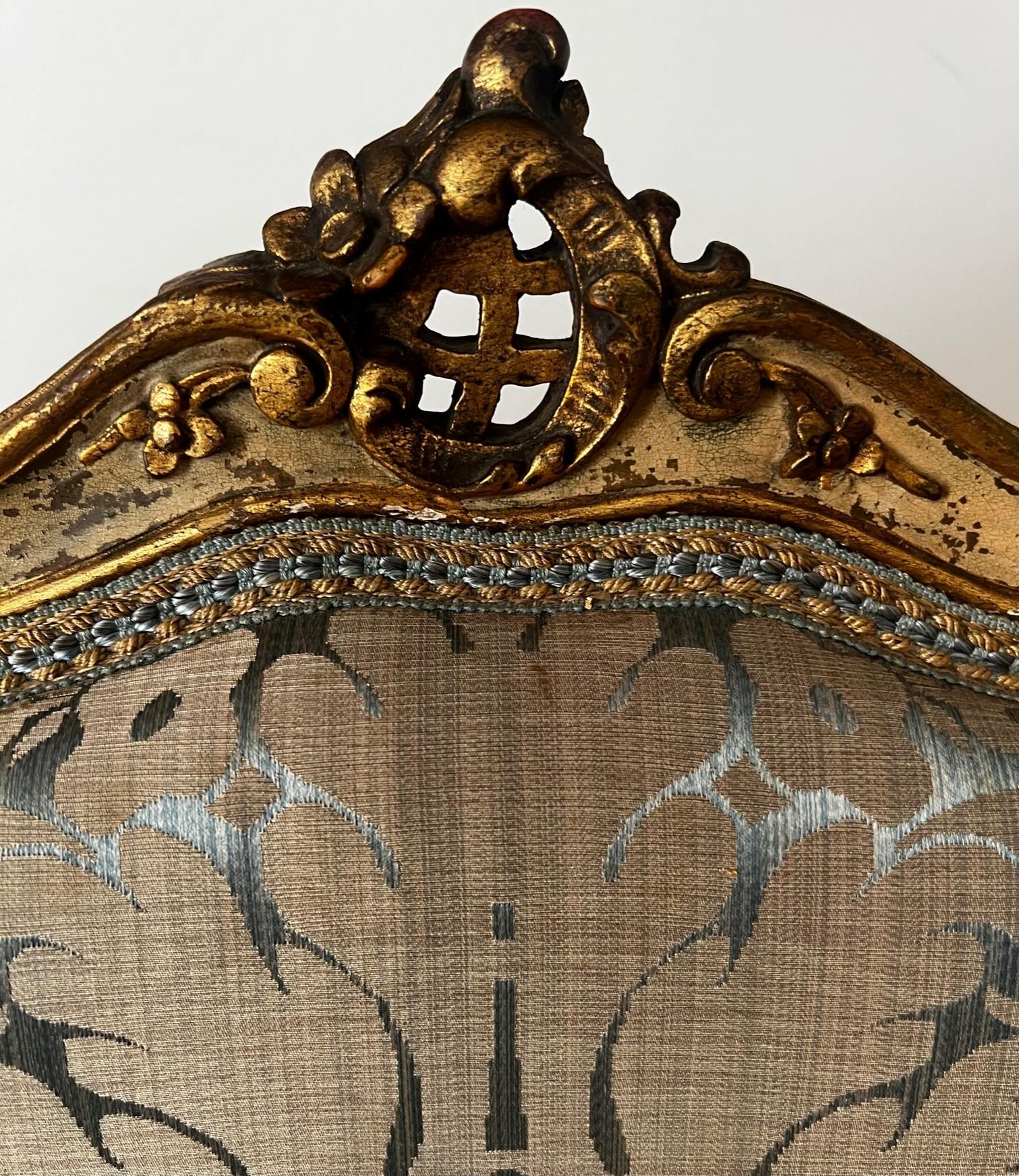 Paar originale vergoldete Louis-XV-Salonstühle aus dem 18. Jahrhundert (Gold) im Angebot