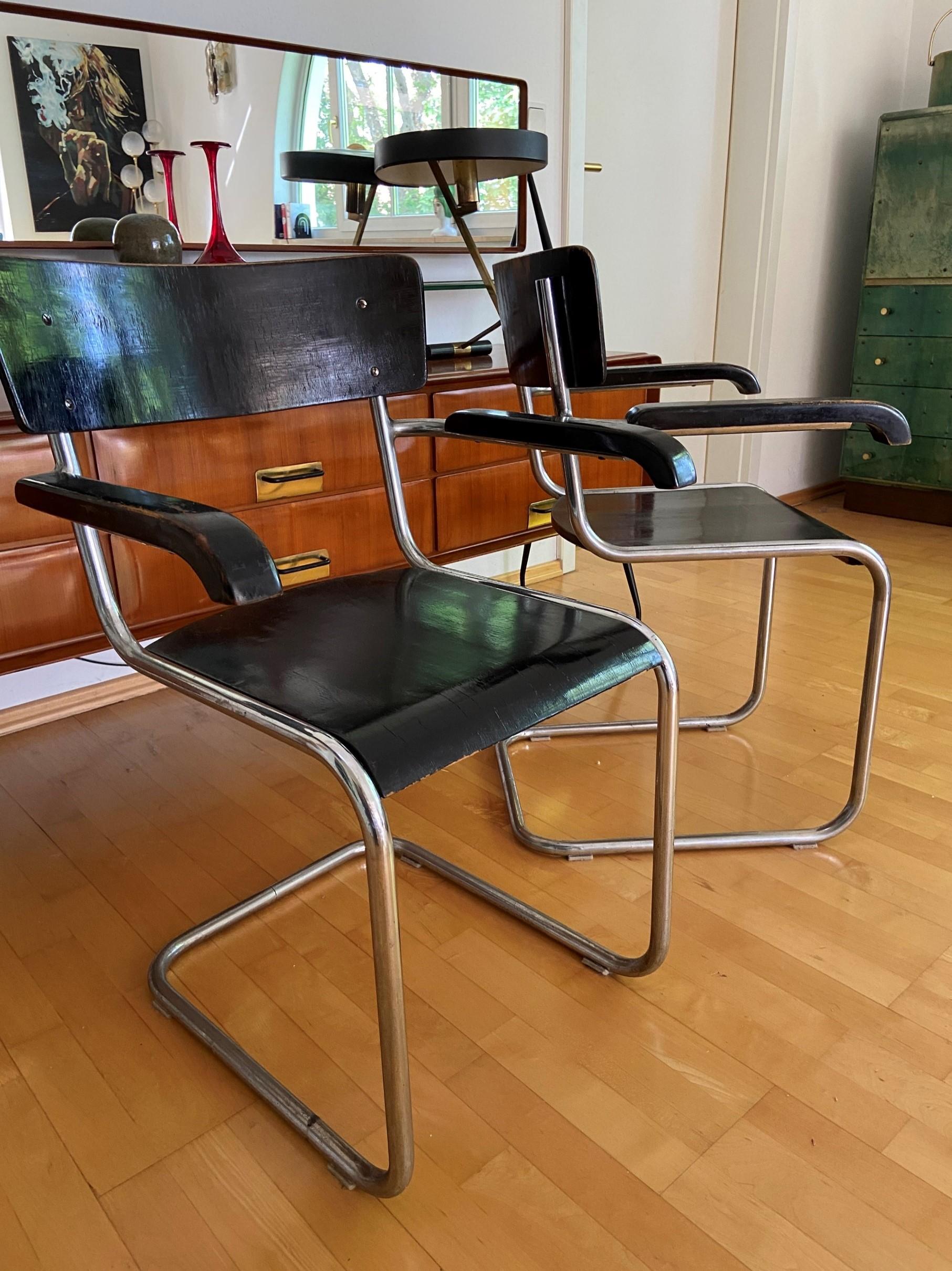 Paar originale Freischwinger-Bauhausstühle aus den 1930er Jahren von Vichr, Tschechien (Tschechisch) im Angebot