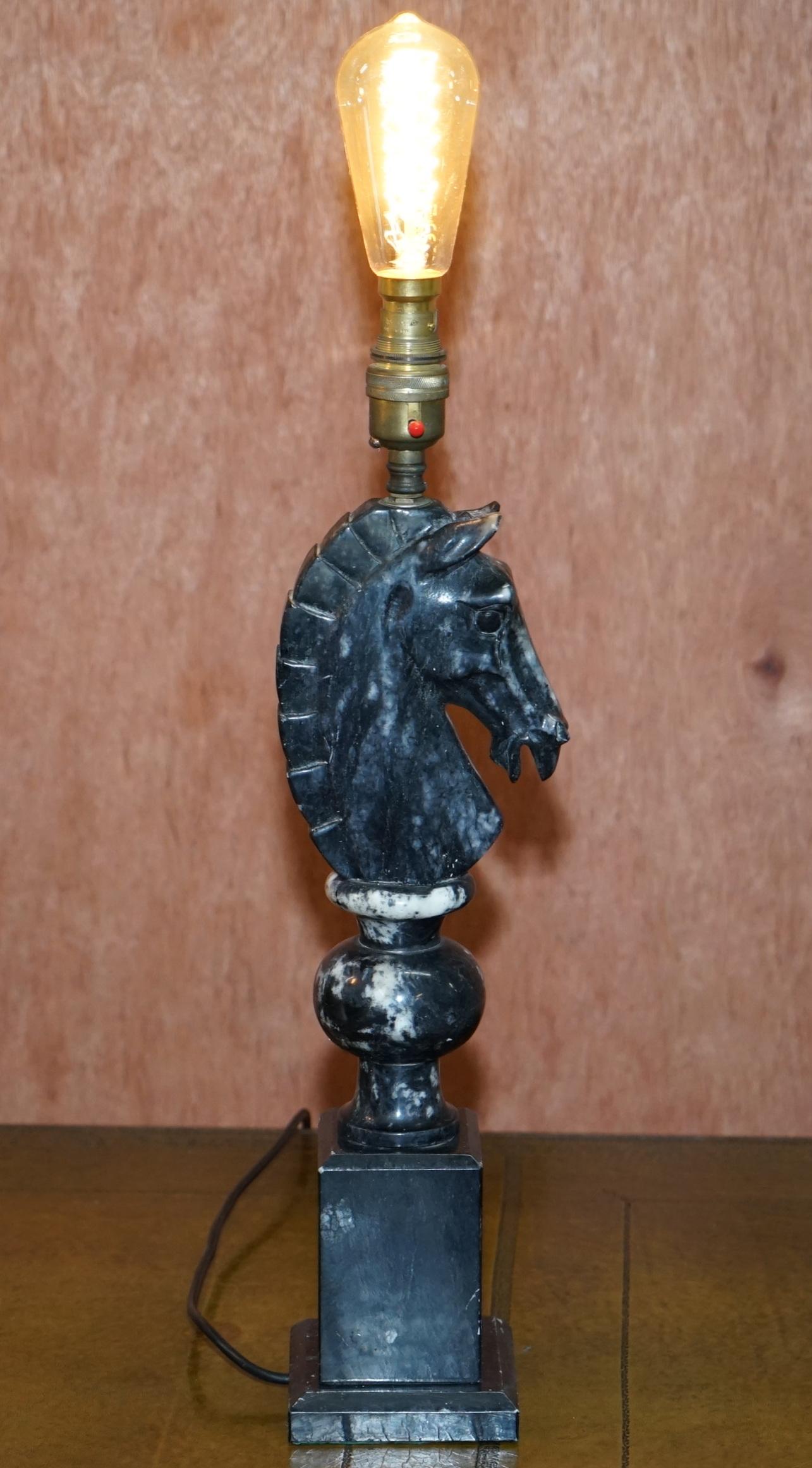 Pair of Original 1950s Italian Carrara Marble Chess Horse Lamps Fully Serviced For Sale 11