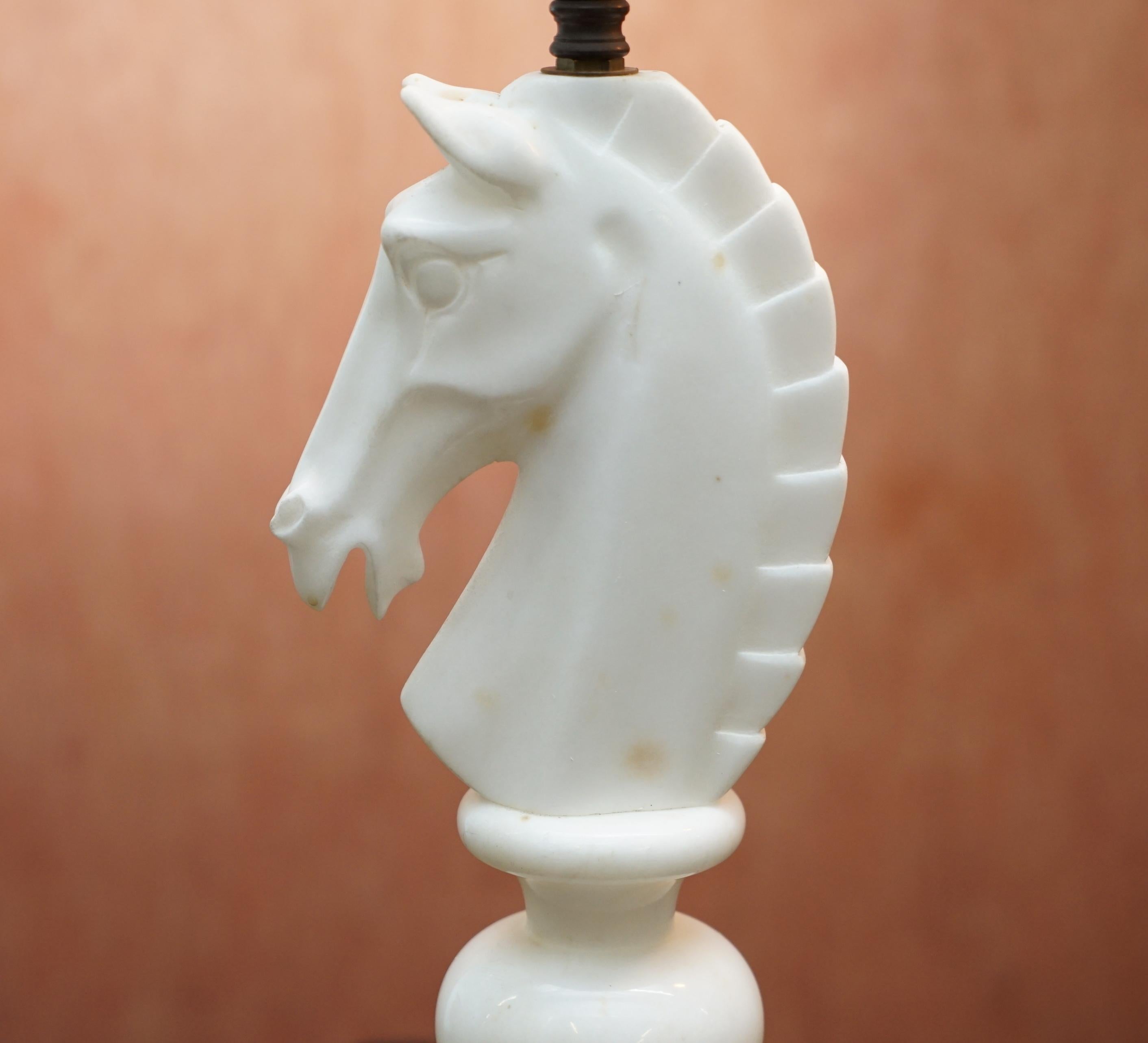 Pair of Original 1950s Italian Carrara Marble Chess Horse Lamps Fully Serviced For Sale 2