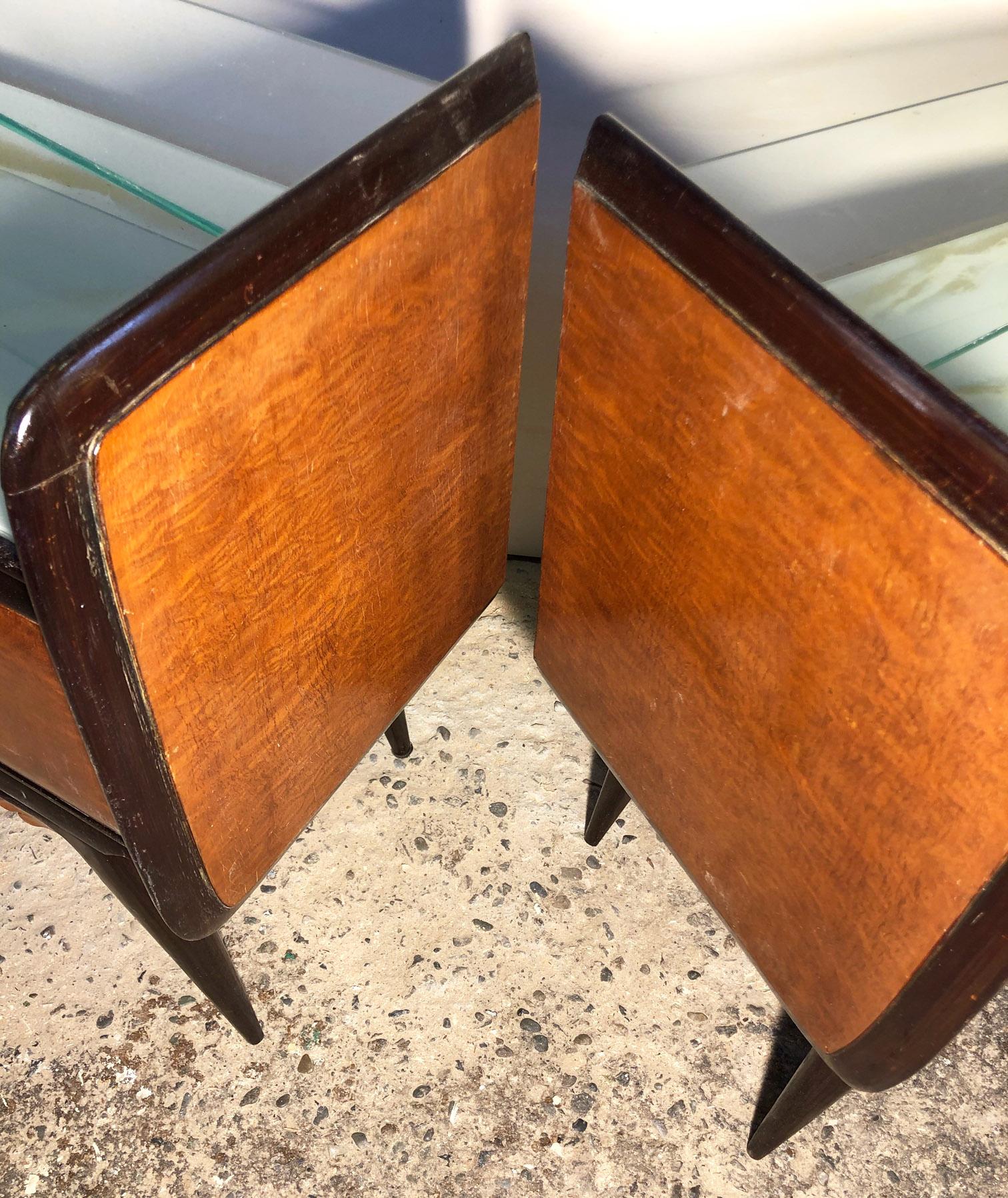 Paire de  Tables de nuit design italienne bois d'ébène et verre marbré en vente 2