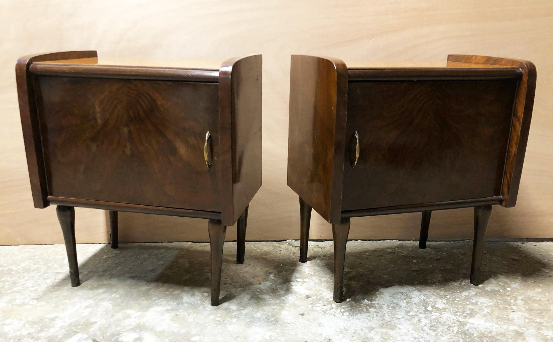 Mid-20th Century Pair of Original 1960s Italian Nightstands with Salmon-Colored Glass Top Walnut For Sale