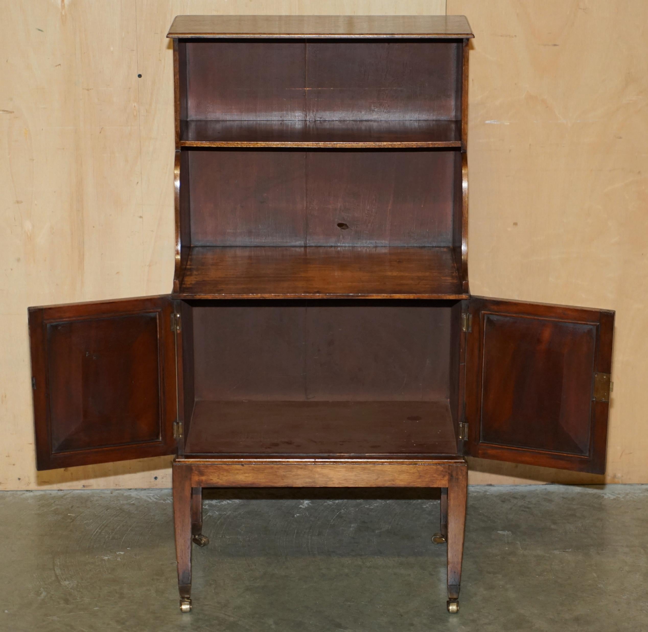 COPPIA DI LIBRERIE ORIGINALI ANTICHE REGENCY CiRCA 1815 DWARF OPEN WATERFALL in vendita 5