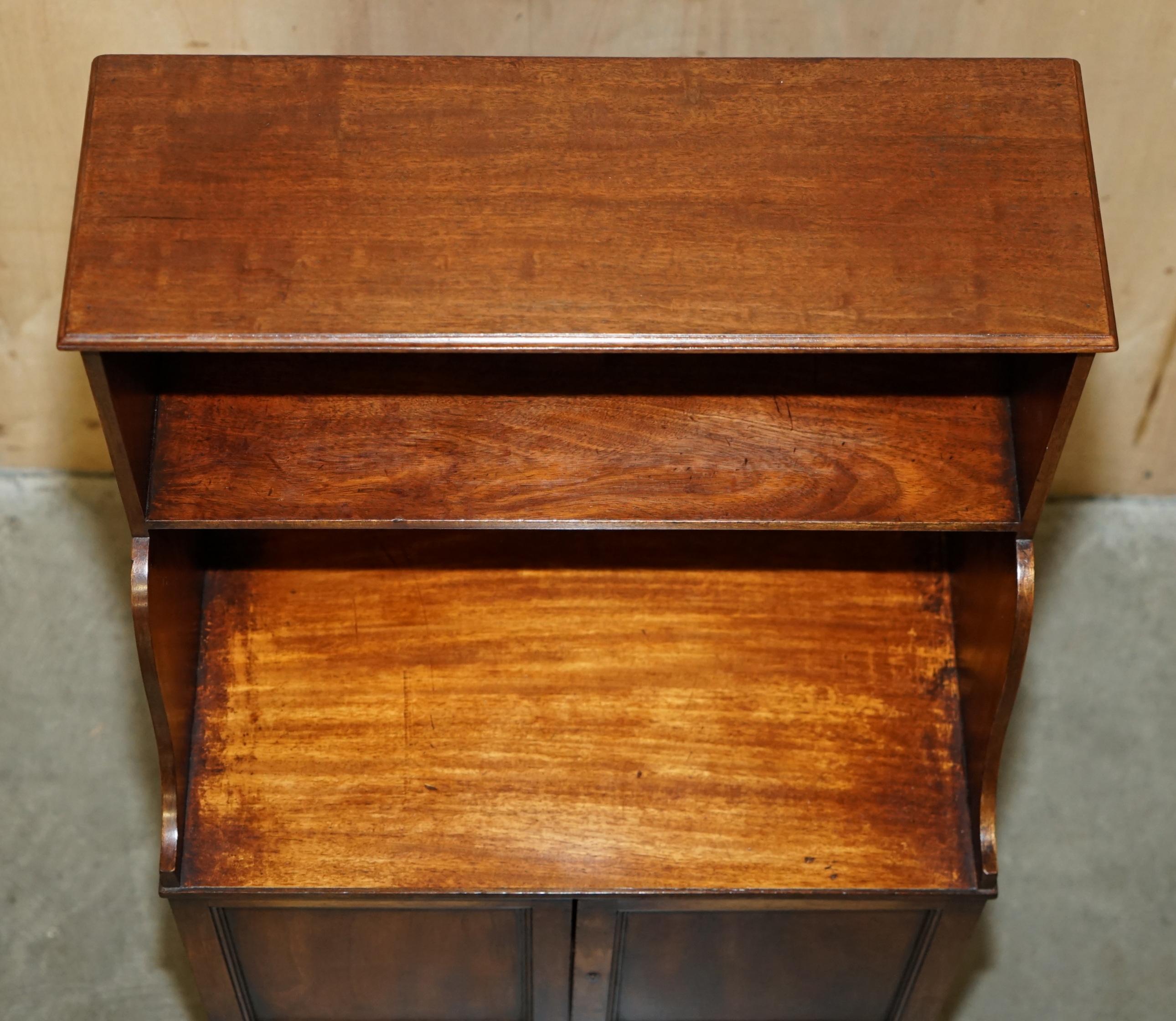COPPIA DI LIBRERIE ORIGINALI ANTICHE REGENCY CiRCA 1815 DWARF OPEN WATERFALL in vendita 9