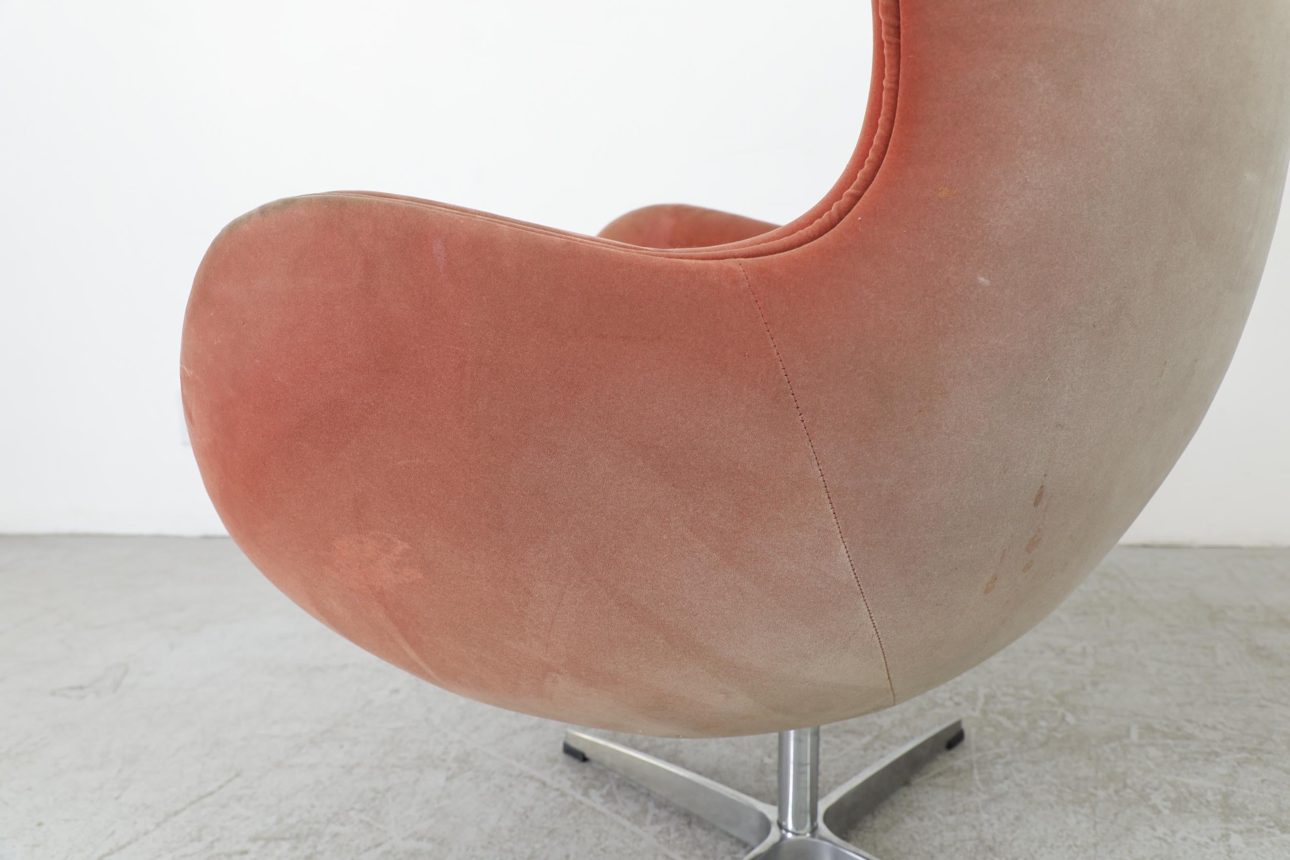 Pair of Original Arne Jacobsen (attributed) Egg Chairs, 1958 6