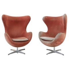 Pair of Original Arne Jacobsen Egg Chairs, 1958