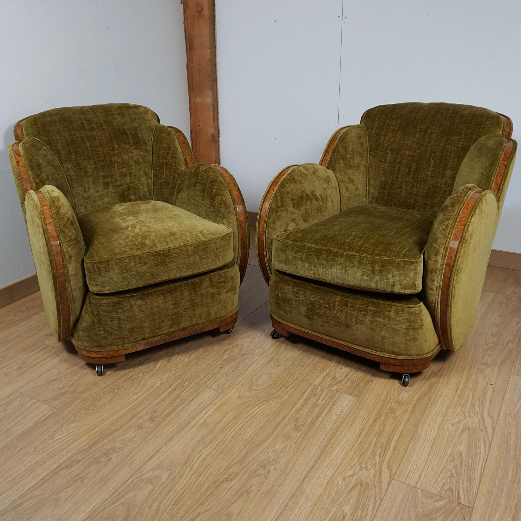 Art déco Paire d'œuvres d'art originales ``Chairs à nuages``. en vente