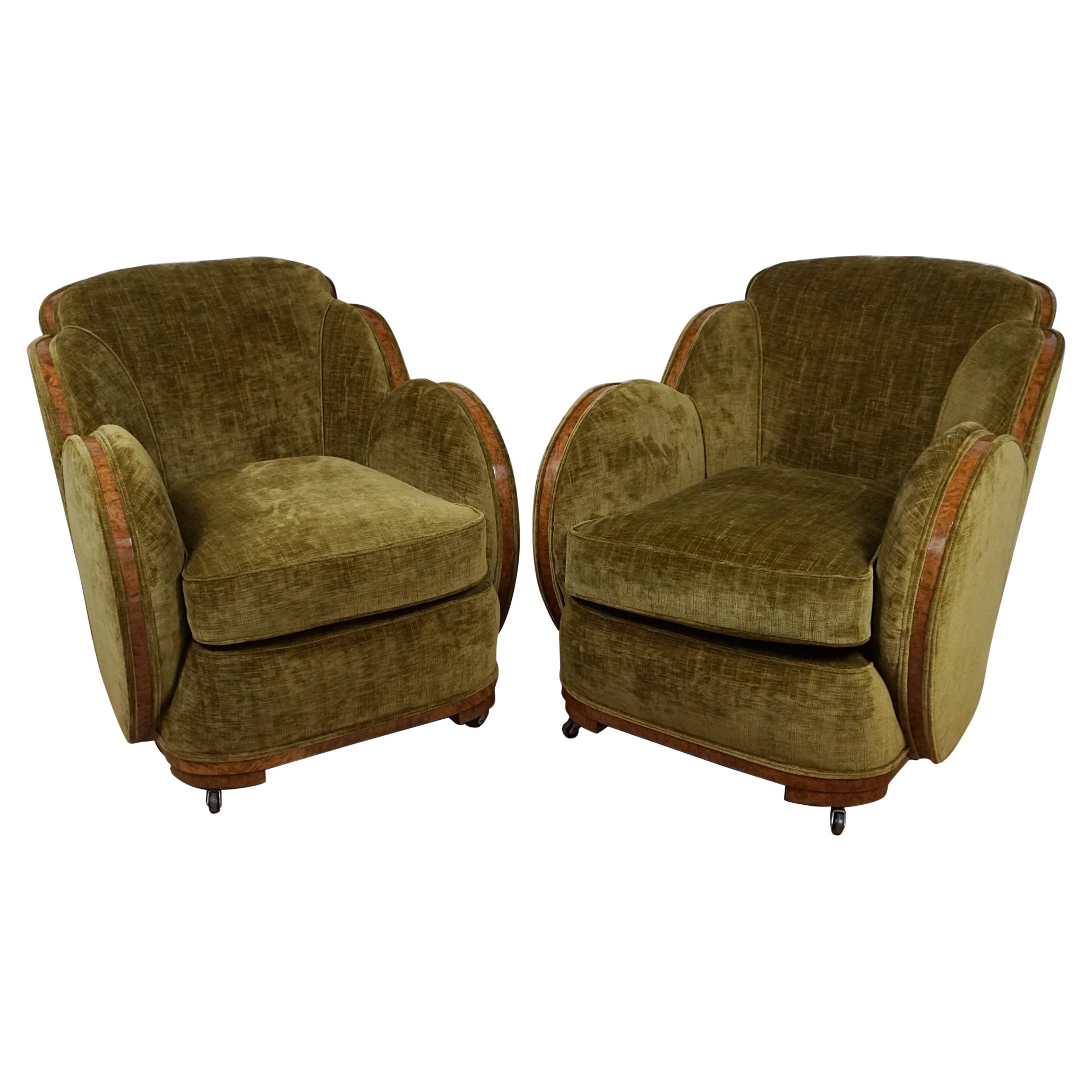 Paire d'œuvres d'art originales ``Chairs à nuages``. en vente