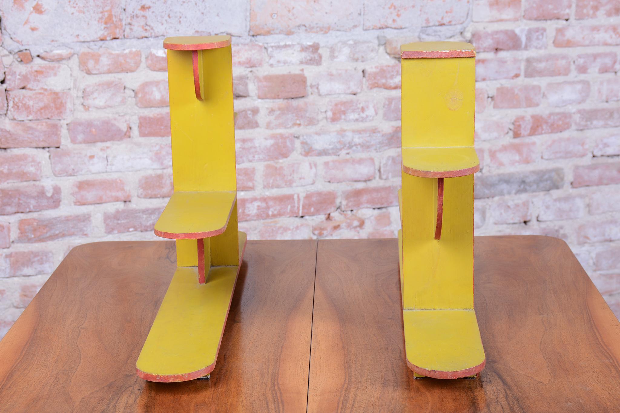 Milieu du XXe siècle Paire de porte-fleurs originaux Art déco, Wood Wood laqué, Tchèque, années 1930 en vente